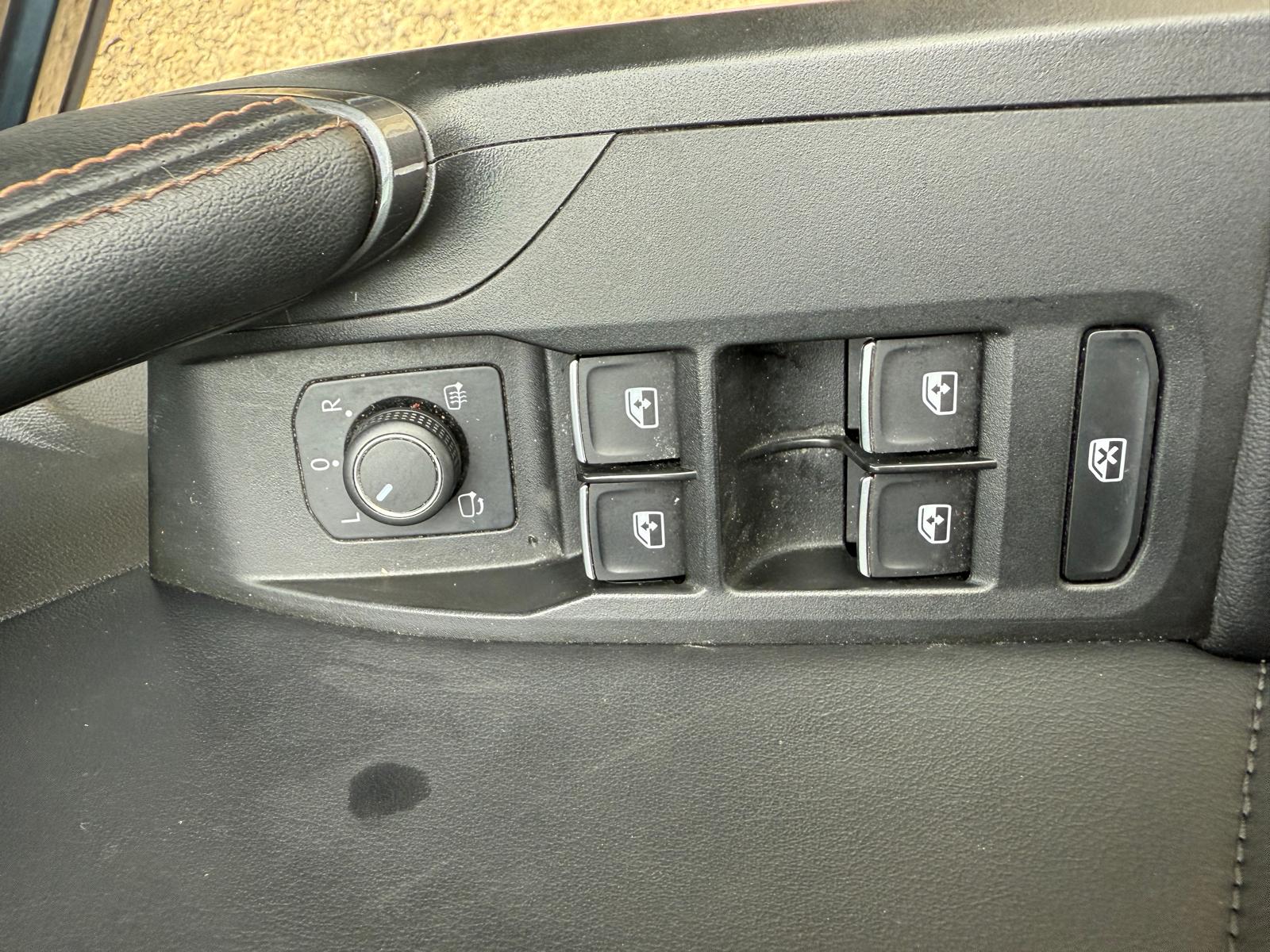 Achat CUPRA FORMENTOR 1.5 TSI 150 CH DSG7 07/04/2023 en France pour importation en Algérie (Occasion). Spécialiste Export -3 ans, CCR, Mujahid chez DJ CAR. Réf 5q77q0k