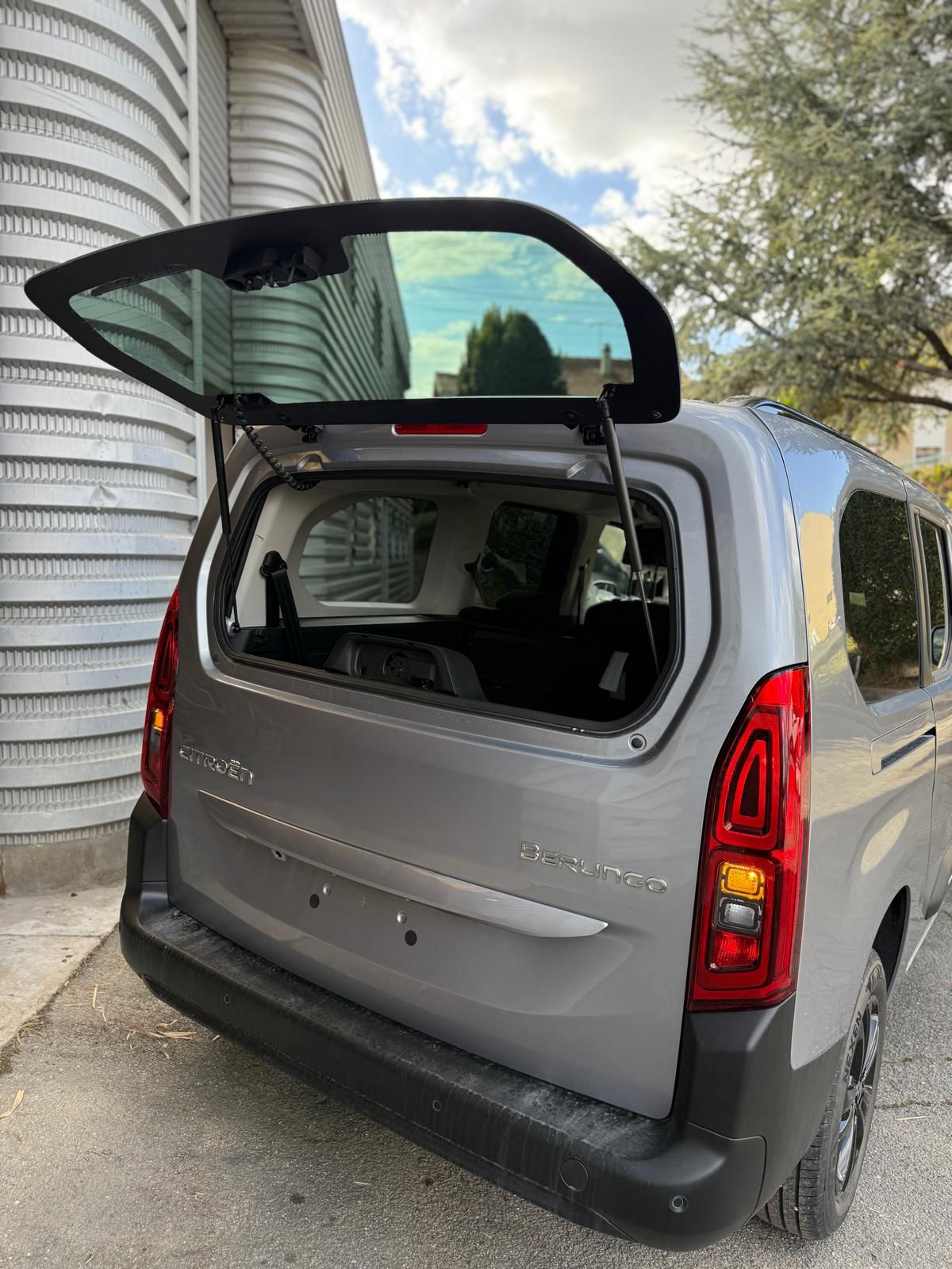 Achat CITROEN BERLINGO PLUS 7 PLACES NEW 1.6 HDI 92 CH 2026 en France pour importation en Algérie (Neuf). Spécialiste Export -3 ans, CCR, Mujahid chez DJ CAR. Réf 455qr5me