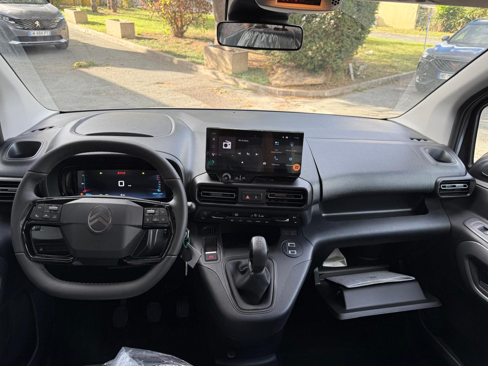 Achat CITROEN BERLINGO PLUS 7 PLACES NEW 1.6 HDI 92 CH 2026 en France pour importation en Algérie (Neuf). Spécialiste Export -3 ans, CCR, Mujahid chez DJ CAR. Réf 455qr5me