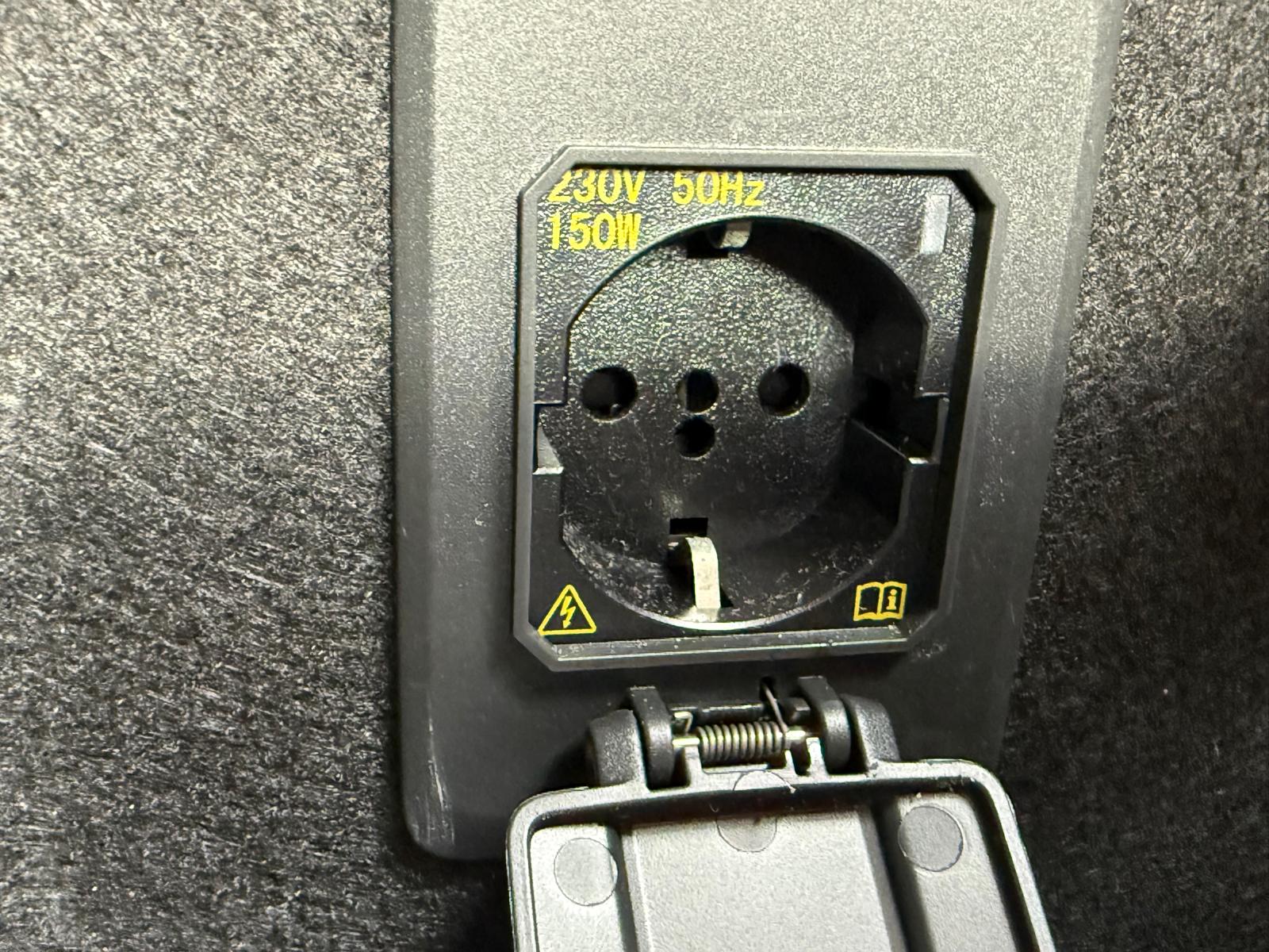 Achat CUPRA FORMENTOR 1.5 TSI 150 CH DSG7 07/04/2023 en France pour importation en Algérie (Occasion). Spécialiste Export -3 ans, CCR, Mujahid chez DJ CAR. Réf 5q77q0k