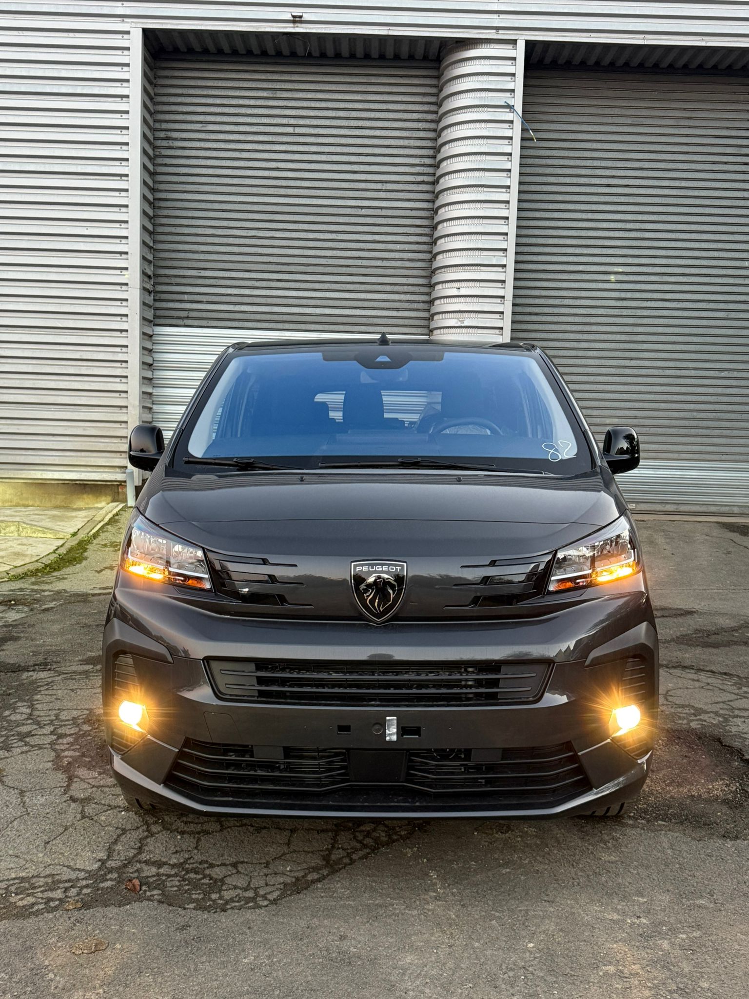 Achat PEUGEOT TRAVELLER COMBI 2.0 HDI 150 CH 9 Places 2026 en France pour importation en Algérie (Neuf). Spécialiste Export -3 ans, CCR, Mujahid chez DJ CAR. Réf z9lxcml