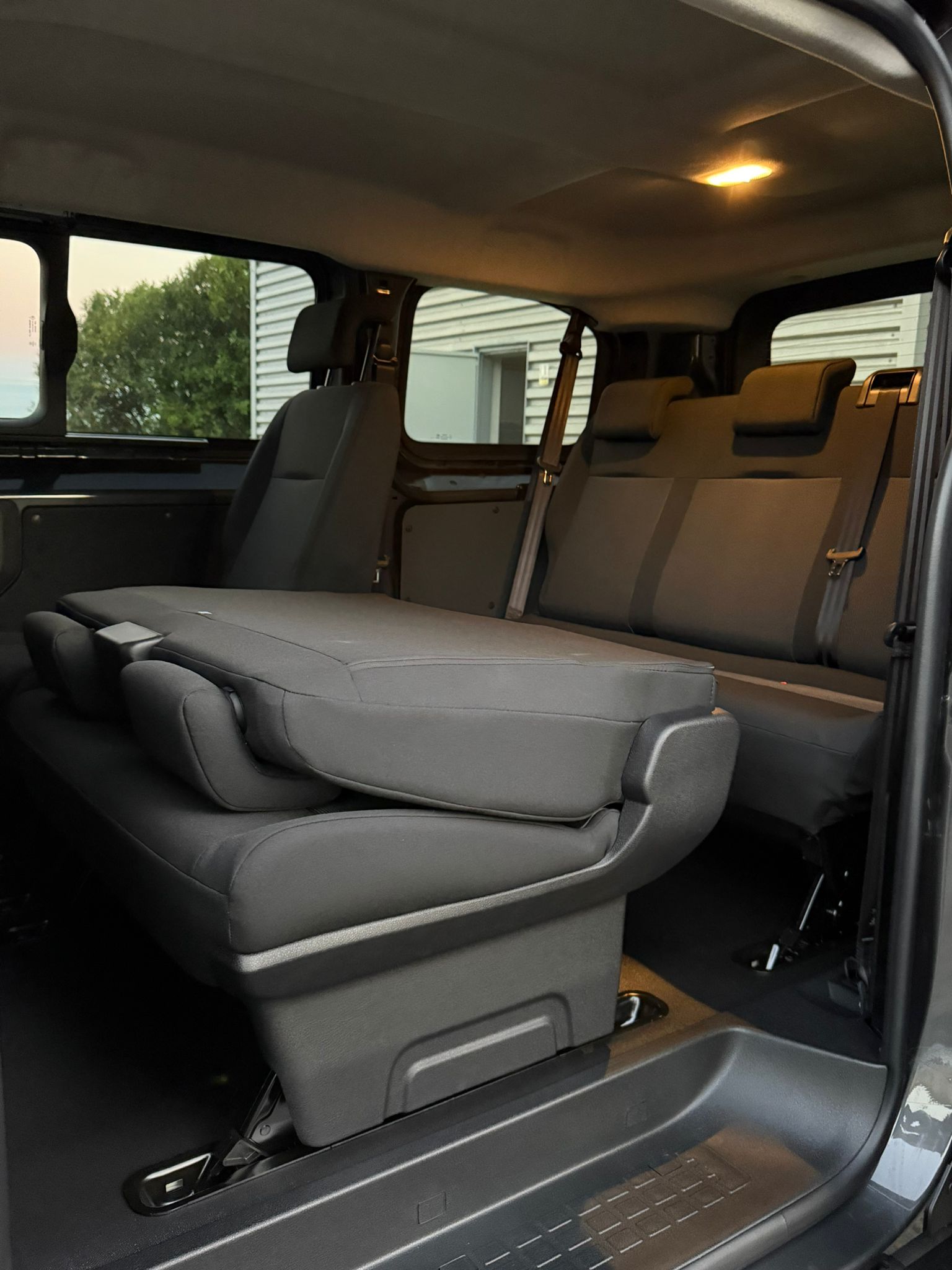 Achat PEUGEOT TRAVELLER COMBI 2.0 HDI 150 CH 9 Places 2026 en France pour importation en Algérie (Neuf). Spécialiste Export -3 ans, CCR, Mujahid chez DJ CAR. Réf z9lxcml