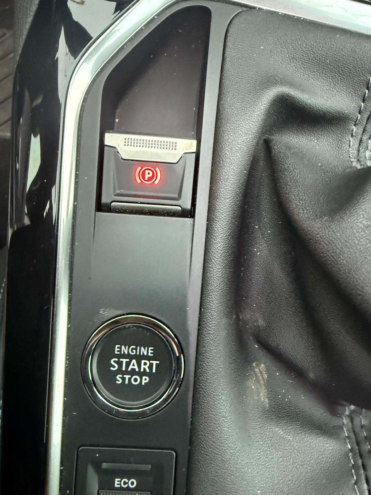 Achat PEUGEOT 3008 ALLURE PACK 1.2 PURETECH 130 CH 2026 en France pour importation en Algérie (Neuf). Spécialiste Export -3 ans, CCR, Mujahid chez DJ CAR. Réf wk1lxtt