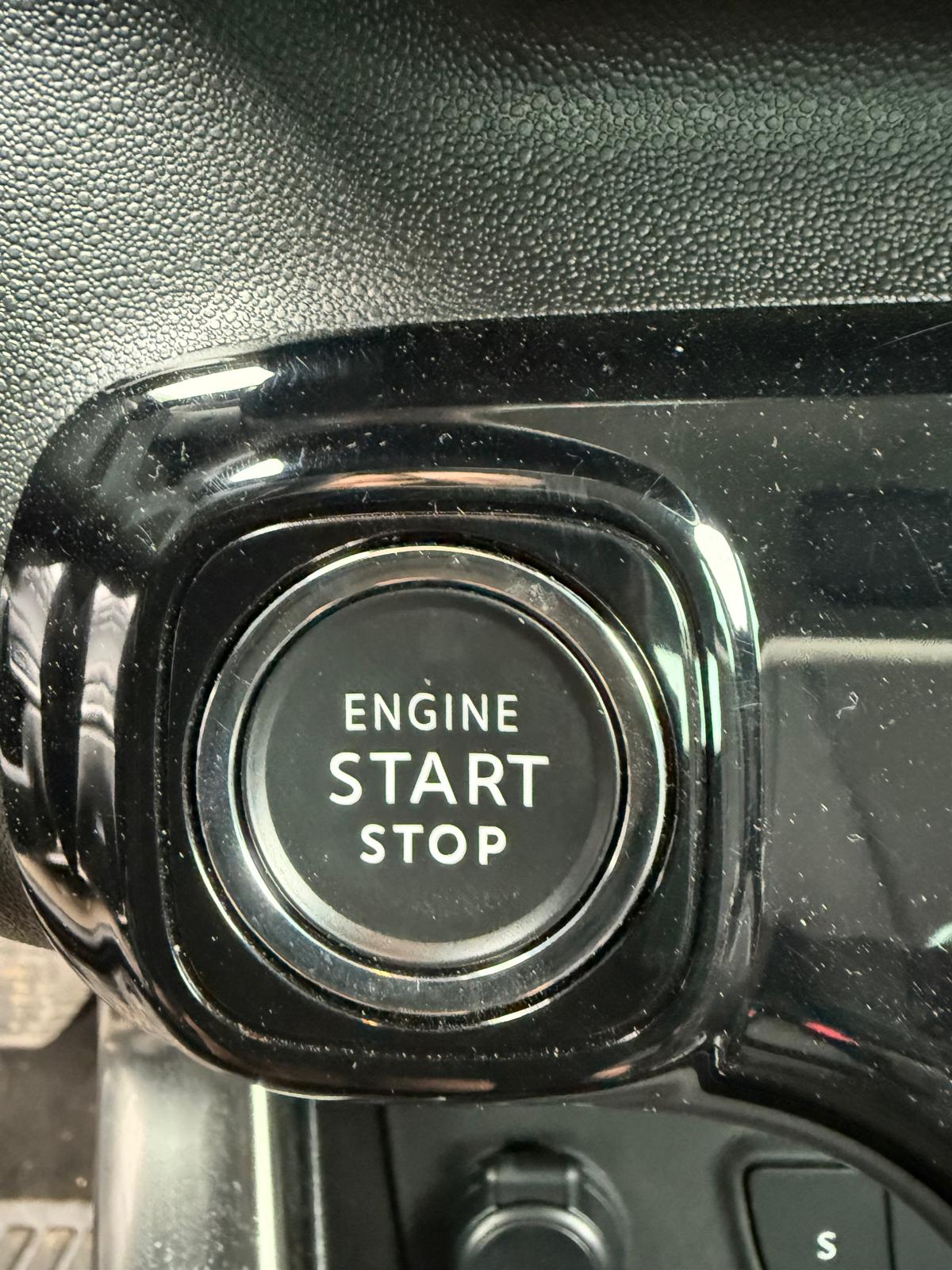 Achat CITROEN C3 AIRCROSS MAX 1.2 PURETECH 130 CH S&S EAT6 05/03/2024 en France pour importation en Algérie (Occasion). Spécialiste Export -3 ans, CCR, Mujahid chez DJ CAR. Réf en1f5sf