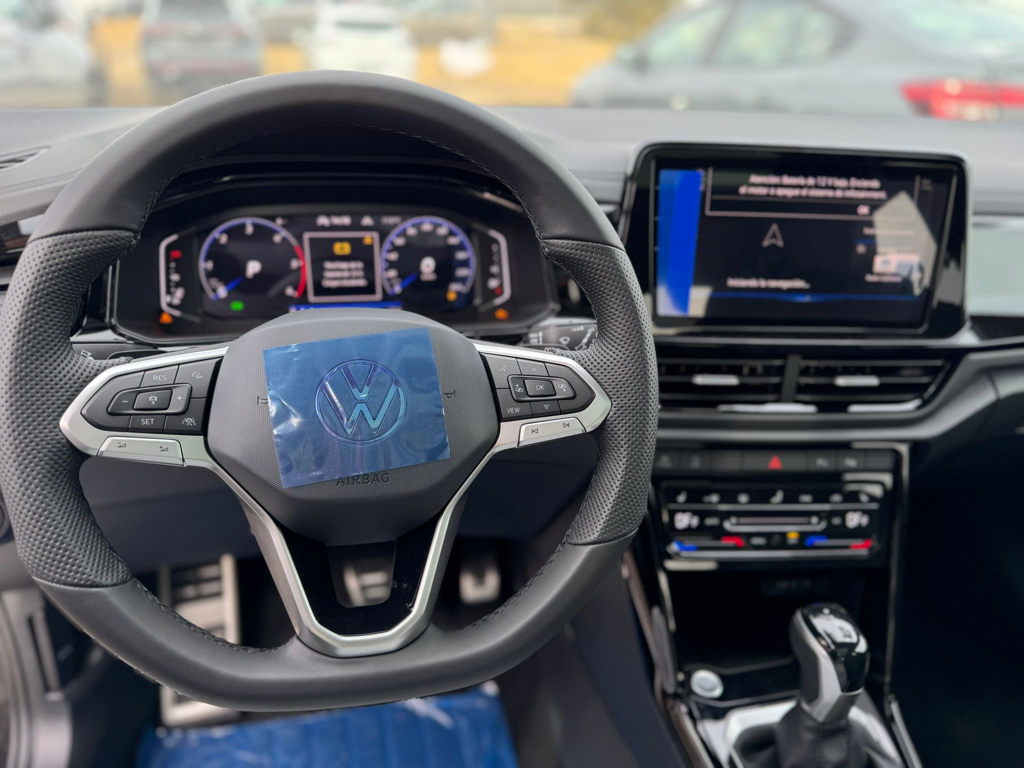 Achat VOLKSWAGEN T-ROC R-LINE 2.0 TDI 150 CH DSG7 AVEC CUIR 2026 en France pour importation en Algérie (Neuf). Spécialiste Export -3 ans, CCR, Mujahid chez DJ CAR. Réf twmjv0afk