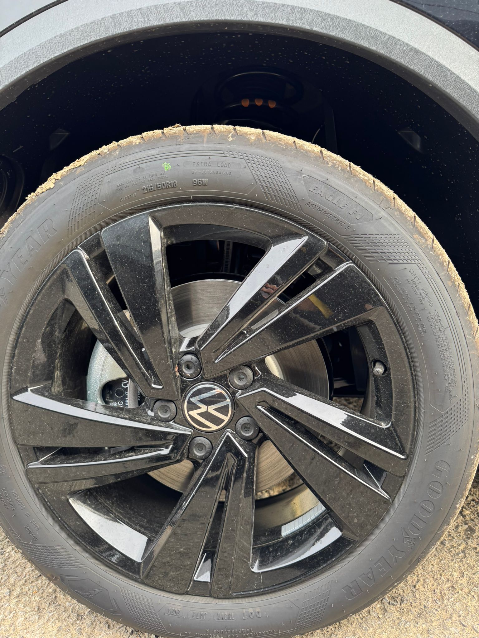 Achat VOLKSWAGEN T-ROC R-LINE 2.0 TDI 150 CH DSG7 AVEC CUIR 2026 en France pour importation en Algérie (Neuf). Spécialiste Export -3 ans, CCR, Mujahid chez DJ CAR. Réf twmjv0afk