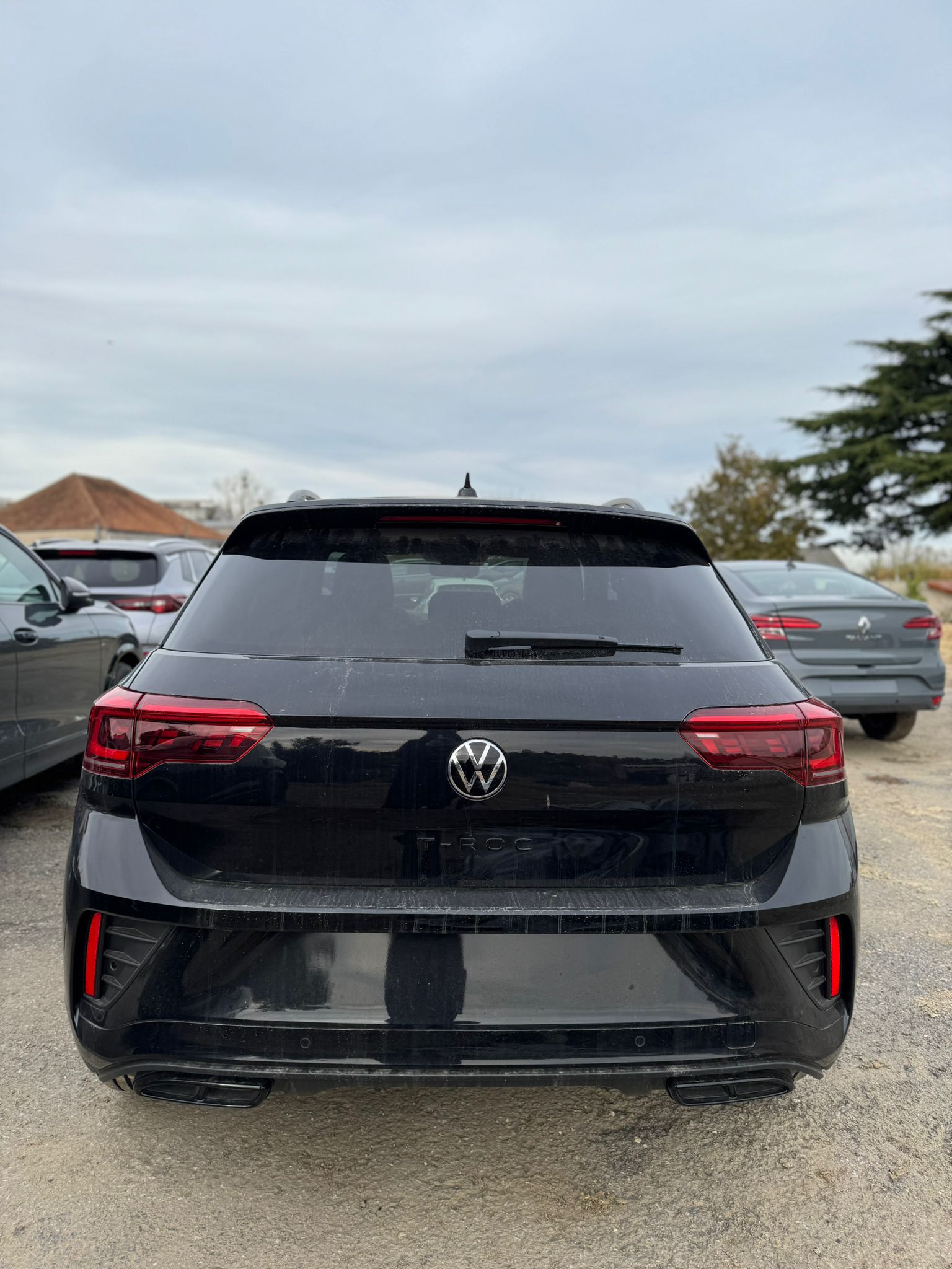 Achat VOLKSWAGEN T-ROC R-LINE 2.0 TDI 150 CH DSG7 AVEC CUIR 2026 en France pour importation en Algérie (Neuf). Spécialiste Export -3 ans, CCR, Mujahid chez DJ CAR. Réf twmjv0afk