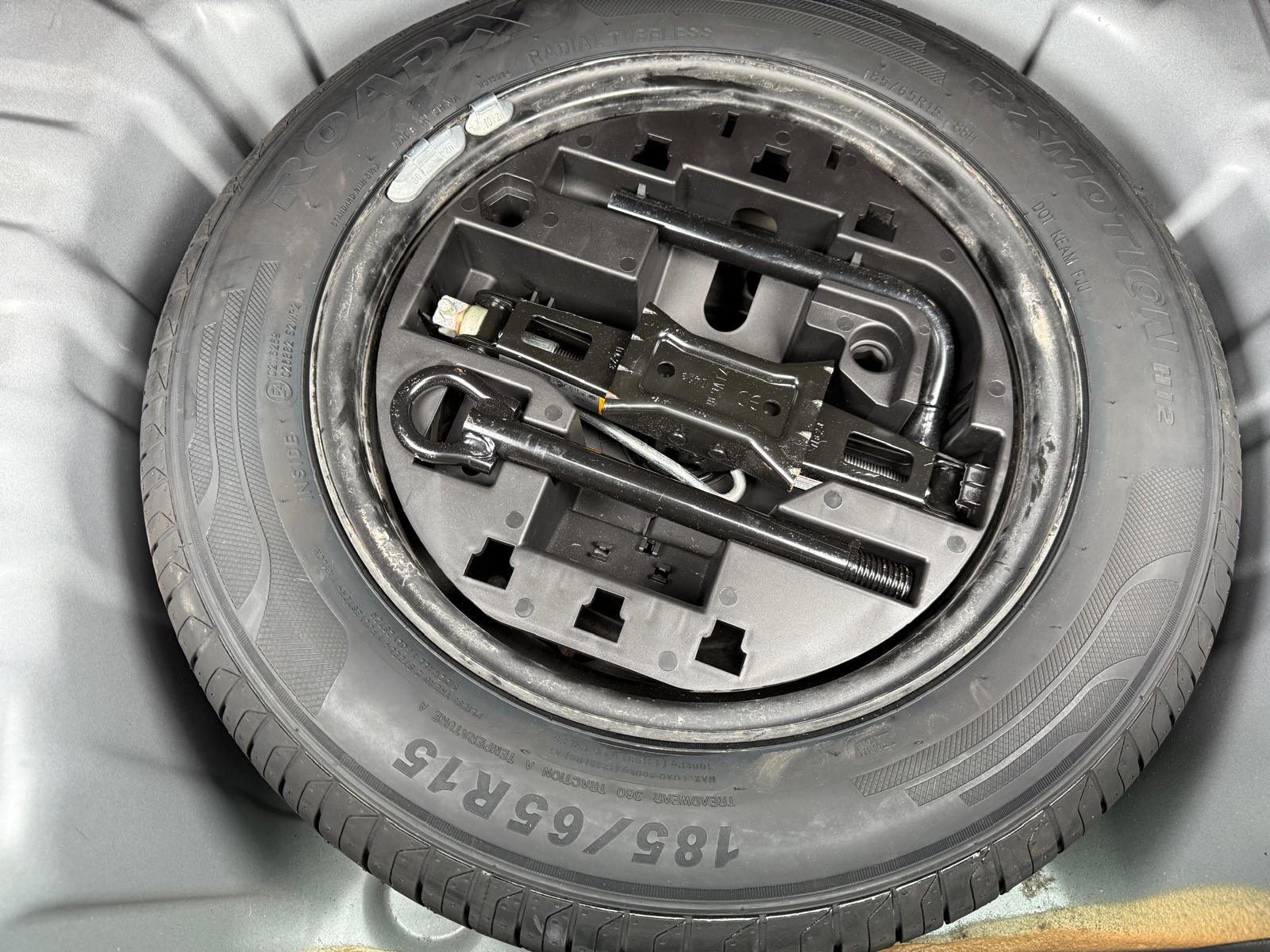 Achat RENAULT CLIO 5 EQUILIBRE 1.0 TCE 90 CH 2023 en France pour importation en Algérie (Occasion). Spécialiste Export -3 ans, CCR, Mujahid chez DJ CAR. Réf 455orat6