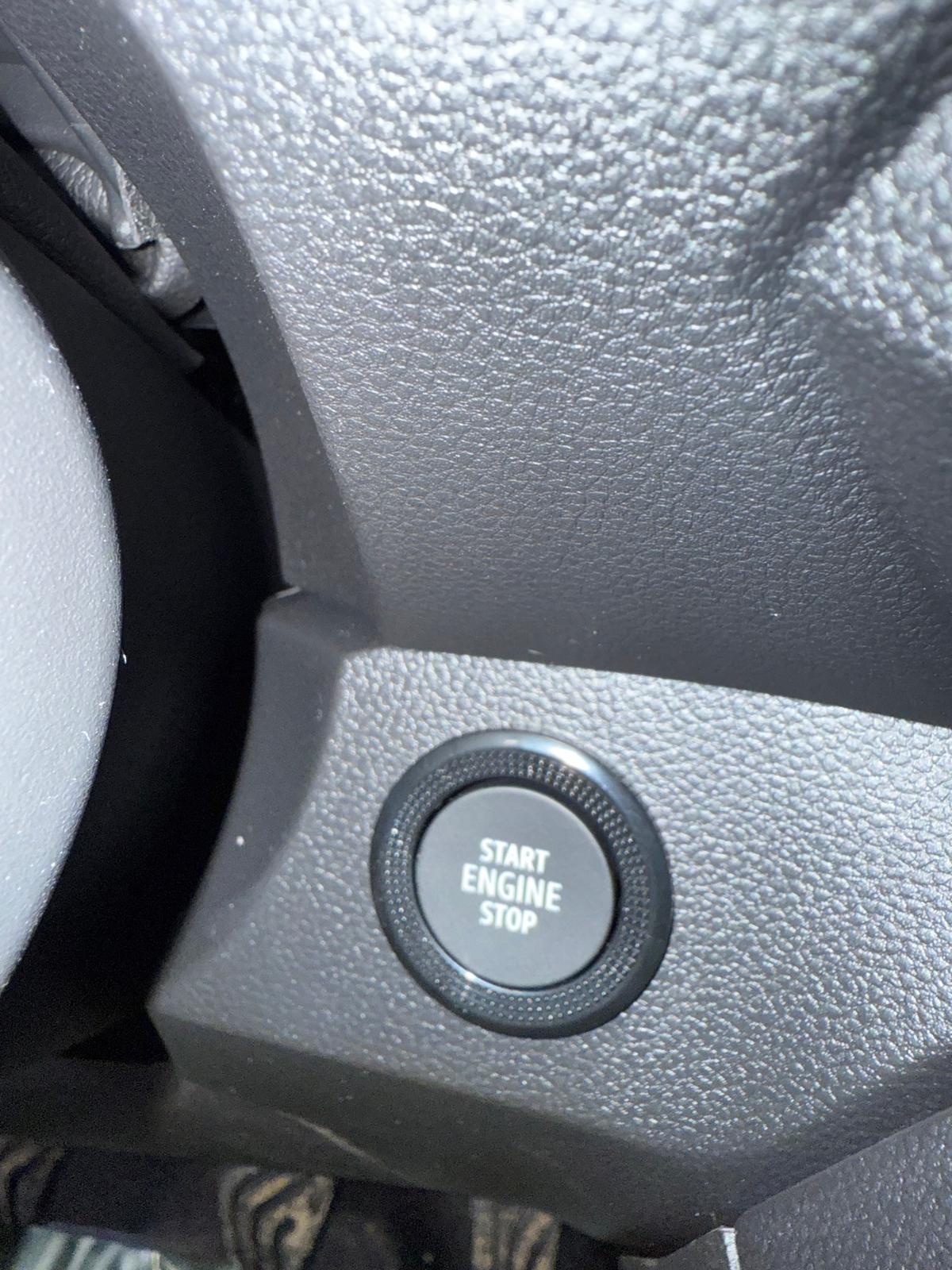 Achat DACIA LOGAN EXPRESSION 1.0 TCE 100 CH 2026 en France pour importation en Algérie (Neuf). Spécialiste Export -3 ans, CCR, Mujahid chez DJ CAR. Réf c5atnz1s5