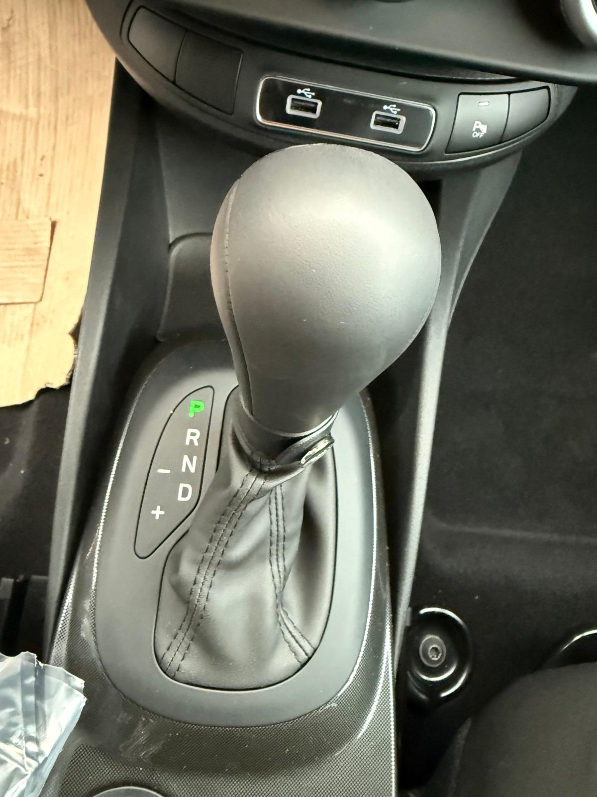 Achat PEUGEOT BOXER FOURGON L1H1 2.2L VAN 3.5T BVM6 MT 140 CH 2025 en France pour importation en Algérie (Neuf). Spécialiste Export -3 ans, CCR, Mujahid chez DJ CAR. Réf 7ddunrbj