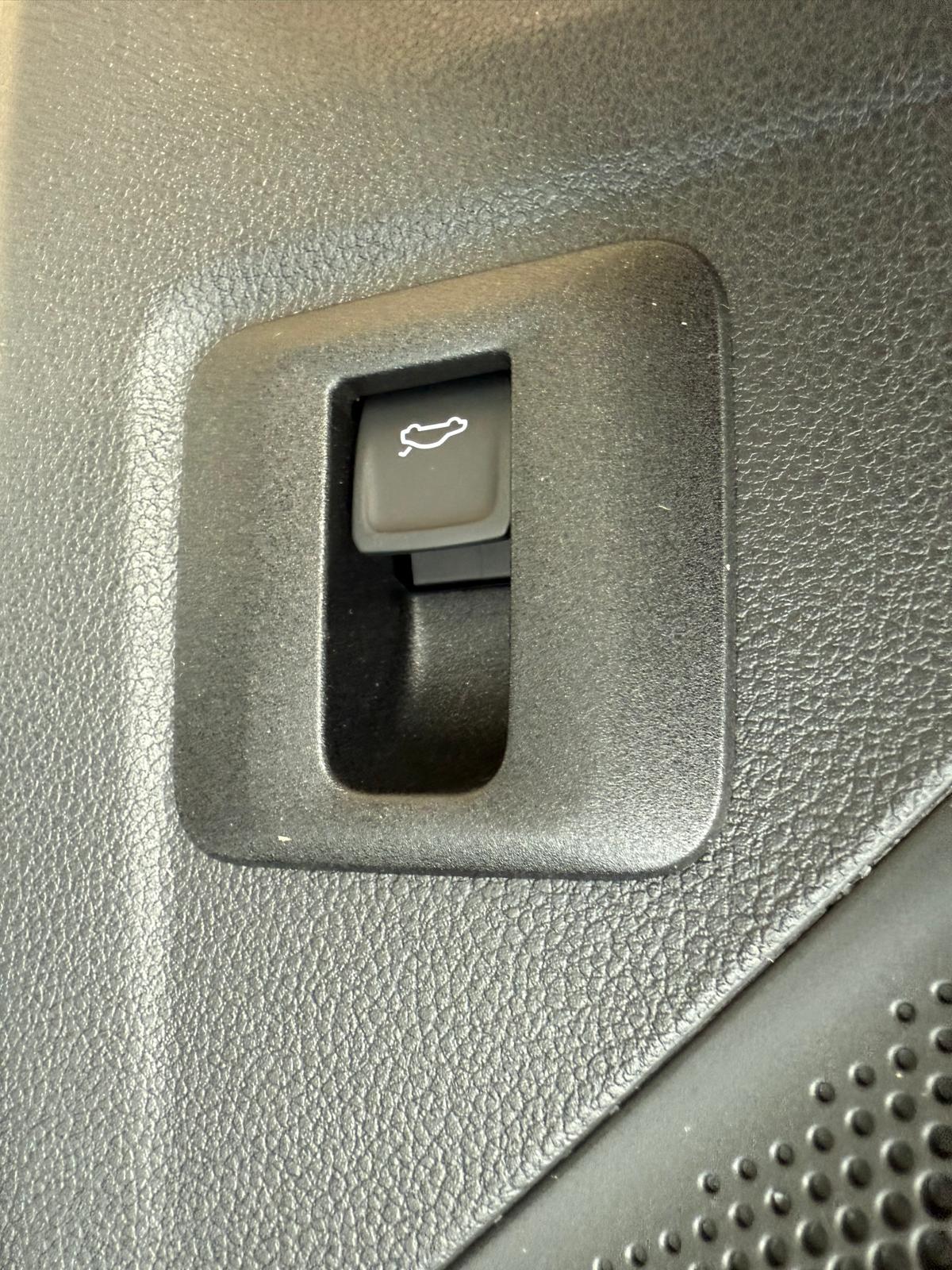 Achat VOLKSWAGEN TIGUAN R-LINE 1.5 ETSI 150 CH DSG 2026 en France pour importation en Algérie (Neuf). Spécialiste Export -3 ans, CCR, Mujahid chez DJ CAR. Réf 2mjoi6q