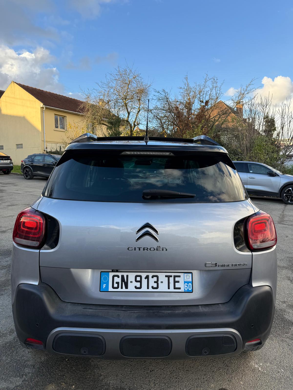 Achat CITROEN C3 AIRCROSS 1.2 PURETECH SHINE 110 CH S&S BVM6 2023 en France pour importation en Algérie (Occasion). Spécialiste Export -3 ans, CCR, Mujahid chez DJ CAR. Réf 2tbribs