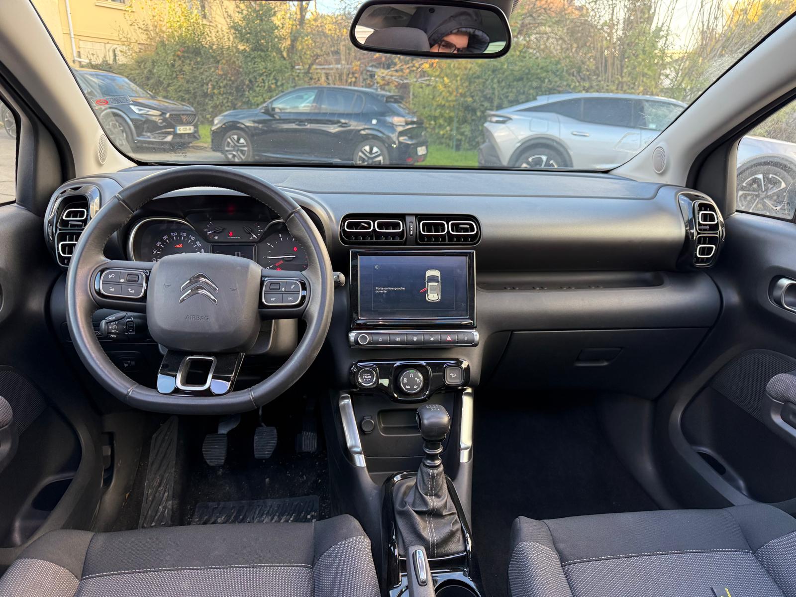 Achat CITROEN C3 AIRCROSS 1.2 PURETECH SHINE 110 CH S&S BVM6 2023 en France pour importation en Algérie (Occasion). Spécialiste Export -3 ans, CCR, Mujahid chez DJ CAR. Réf 2tbribs