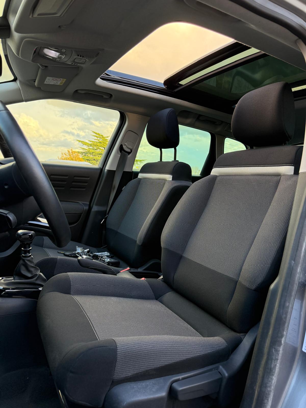 Achat CITROEN C3 AIRCROSS 1.2 PURETECH SHINE 110 CH S&S BVM6 2023 en France pour importation en Algérie (Occasion). Spécialiste Export -3 ans, CCR, Mujahid chez DJ CAR. Réf 2tbribs