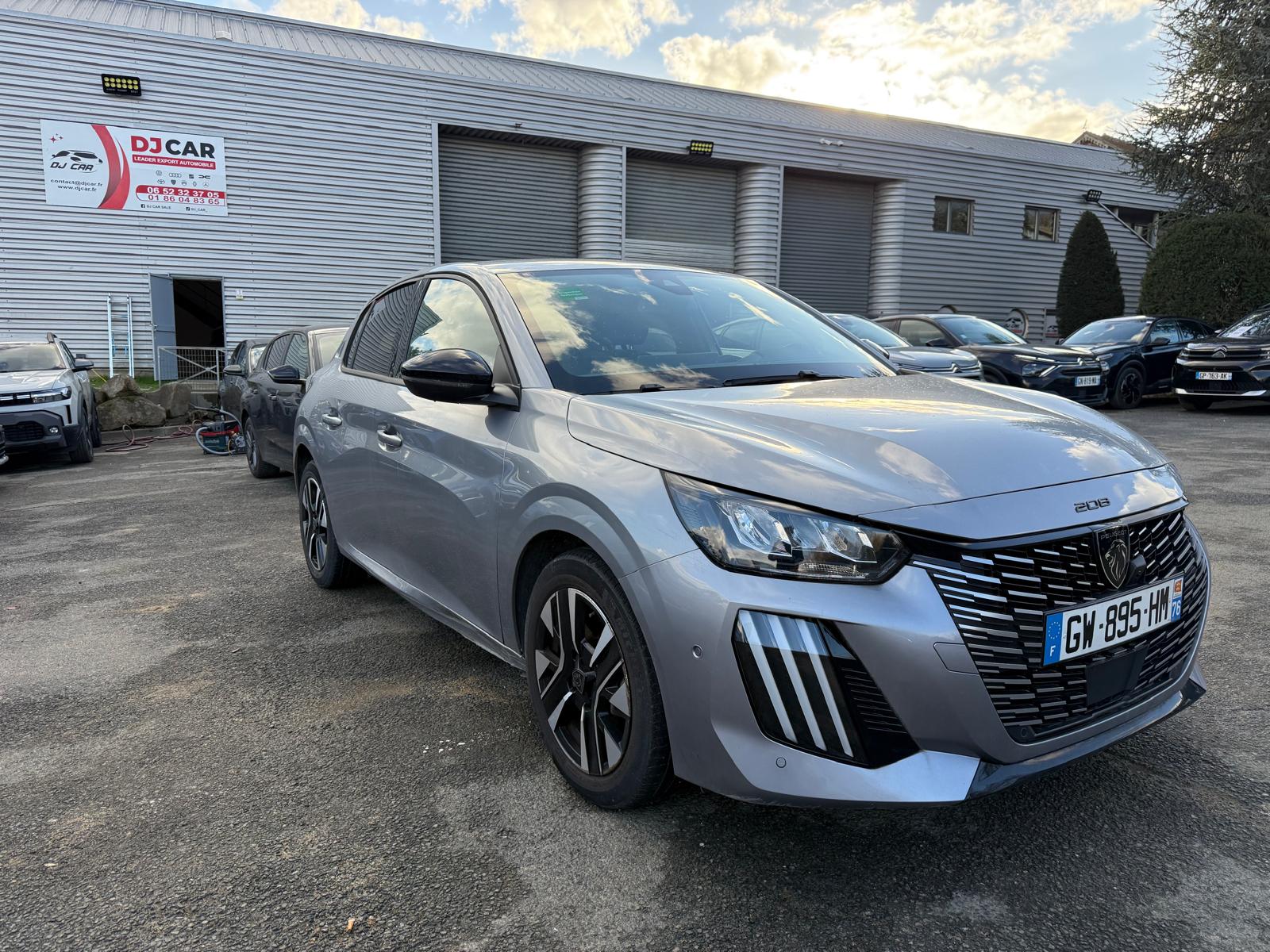 Achat PEUGEOT 208 ALLURE 1.2 PURETECH 100 CH 11/04/2024 en France pour importation en Algérie (Occasion). Spécialiste Export -3 ans, CCR, Mujahid chez DJ CAR. Réf 16gcy0h6z