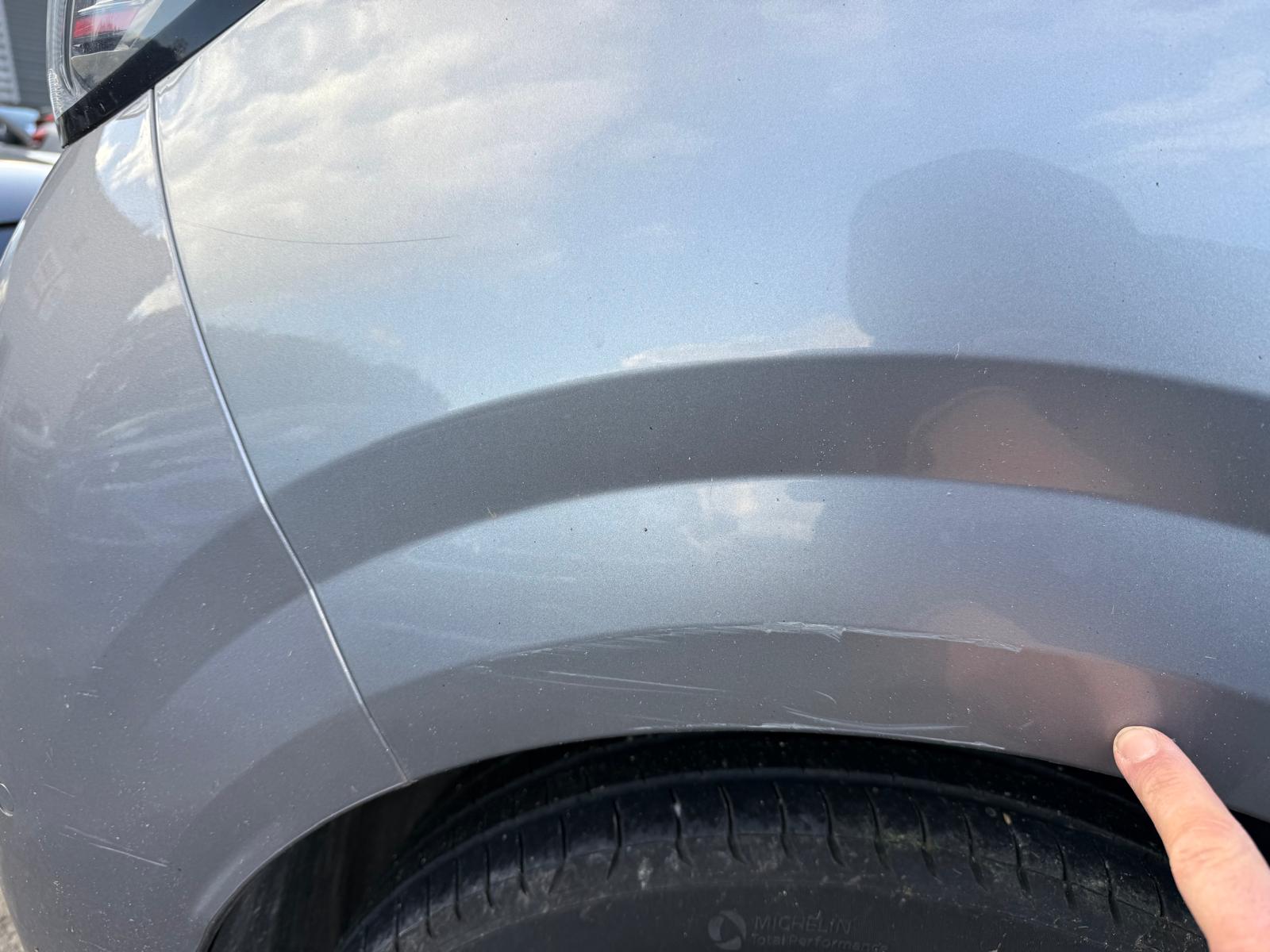 Achat PEUGEOT 208 ALLURE 1.2 PURETECH 100 CH 11/04/2024 en France pour importation en Algérie (Occasion). Spécialiste Export -3 ans, CCR, Mujahid chez DJ CAR. Réf 16gcy0h6z