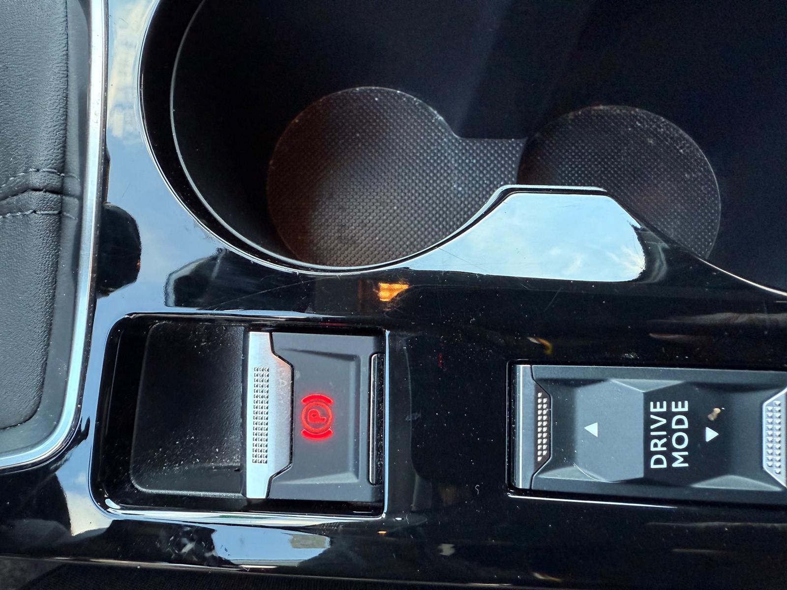 Achat PEUGEOT 208 ALLURE 1.2 PURETECH 100 CH 11/04/2024 en France pour importation en Algérie (Occasion). Spécialiste Export -3 ans, CCR, Mujahid chez DJ CAR. Réf 16gcy0h6z