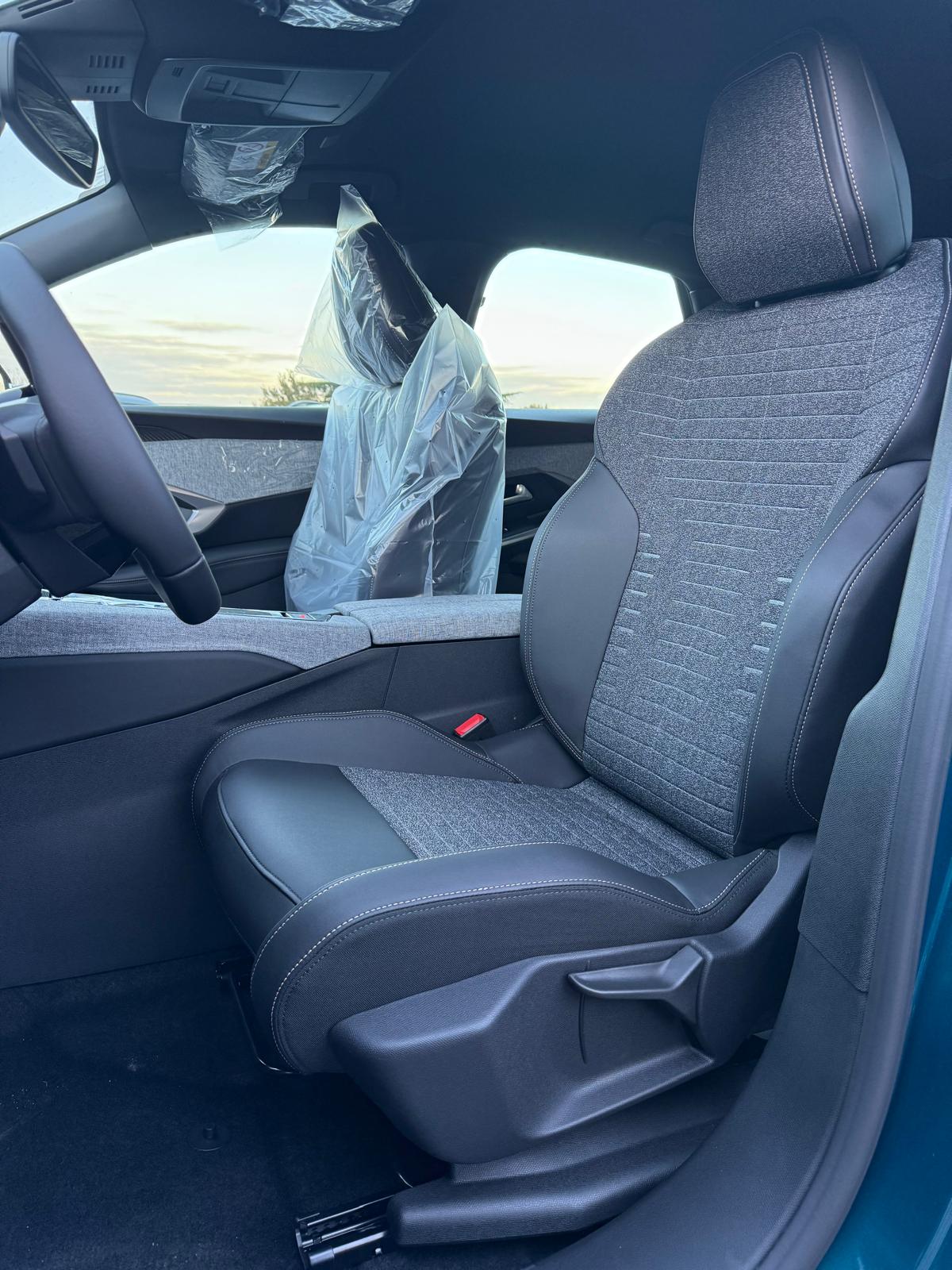 Achat PEUGEOT 3008 ALLURE 1.6 THP 165 CH 2026 en France pour importation en Algérie (Neuf). Spécialiste Export -3 ans, CCR, Mujahid chez DJ CAR. Réf gjsdexnd