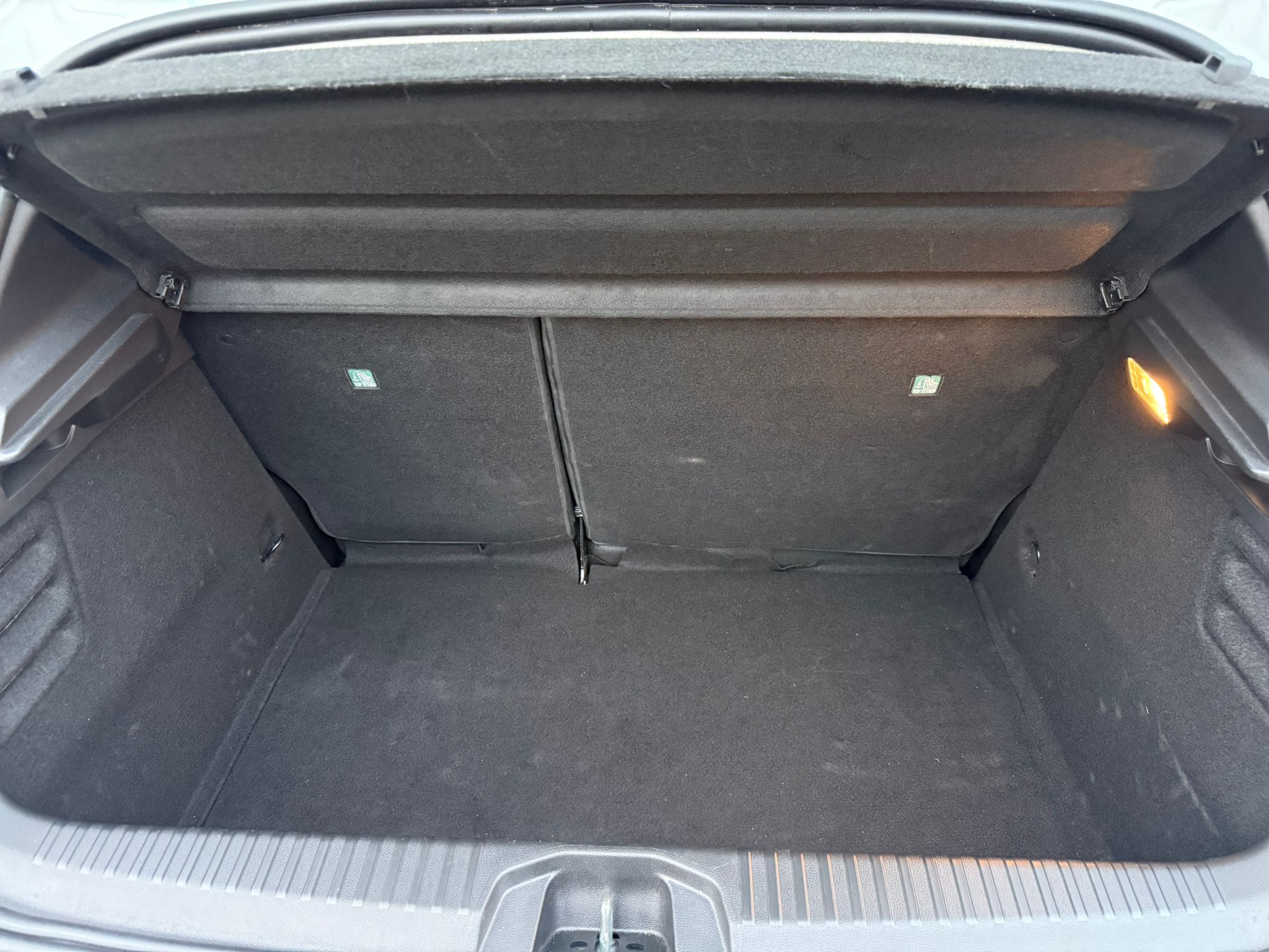 Achat RENAULT CLIO 5 EVOLUTION 1.0 TCE 90 CH 12/05/2025 en France pour importation en Algérie (Occasion). Spécialiste Export -3 ans, CCR, Mujahid chez DJ CAR. Réf 76ssq2