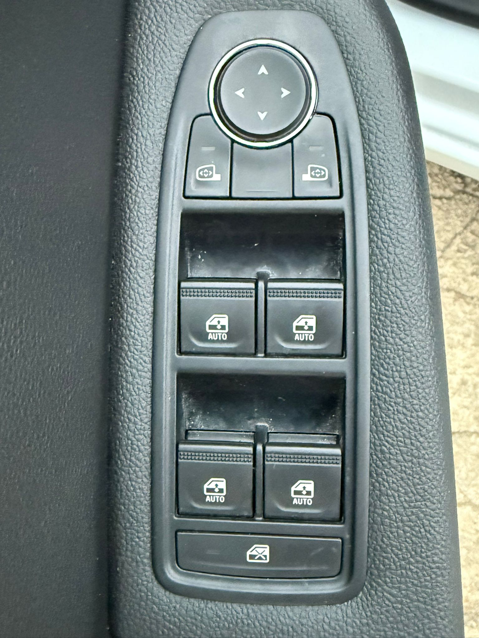 Achat RENAULT CLIO 5 EVOLUTION 1.0 TCE 90 CH 12/05/2025 en France pour importation en Algérie (Occasion). Spécialiste Export -3 ans, CCR, Mujahid chez DJ CAR. Réf 76ssq2