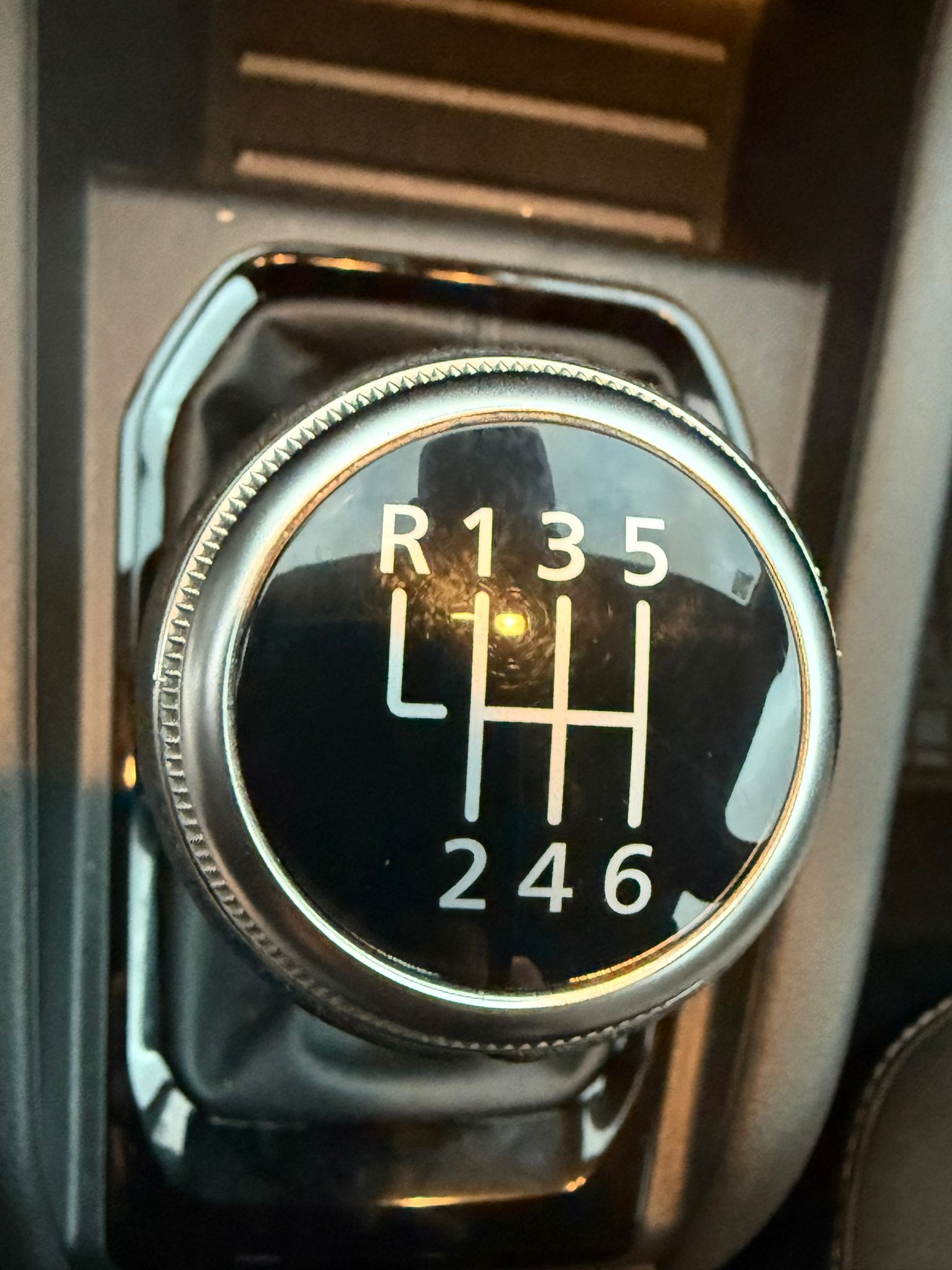 Achat RENAULT CLIO 5 EVOLUTION 1.0 TCE 90 CH 12/05/2025 en France pour importation en Algérie (Occasion). Spécialiste Export -3 ans, CCR, Mujahid chez DJ CAR. Réf 76ssq2