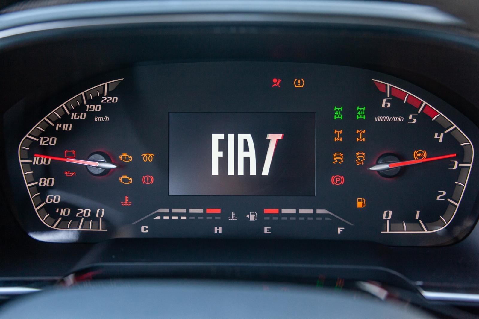 Achat FIAT TITANO DOUBLE CABINE PICK UP VOLCANO 4X4 1.9L 150 CH 2026 en France pour importation en Algérie (Neuf). Spécialiste Export -3 ans, CCR, Mujahid chez DJ CAR. Réf 16h9oyz5