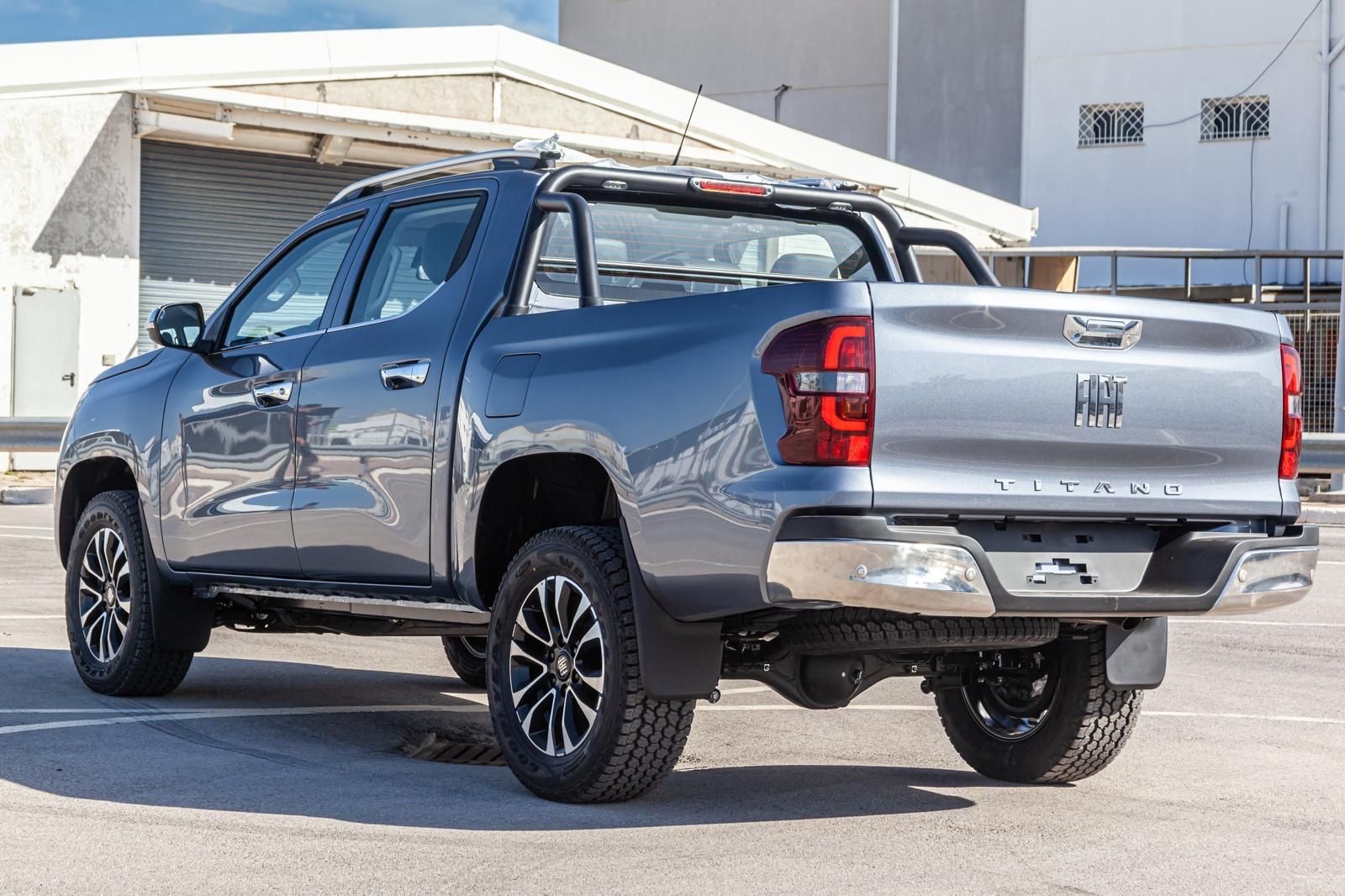 Achat FIAT TITANO DOUBLE CABINE PICK UP VOLCANO 4X4 1.9L 150 CH 2026 en France pour importation en Algérie (Neuf). Spécialiste Export -3 ans, CCR, Mujahid chez DJ CAR. Réf 16h9oyz5