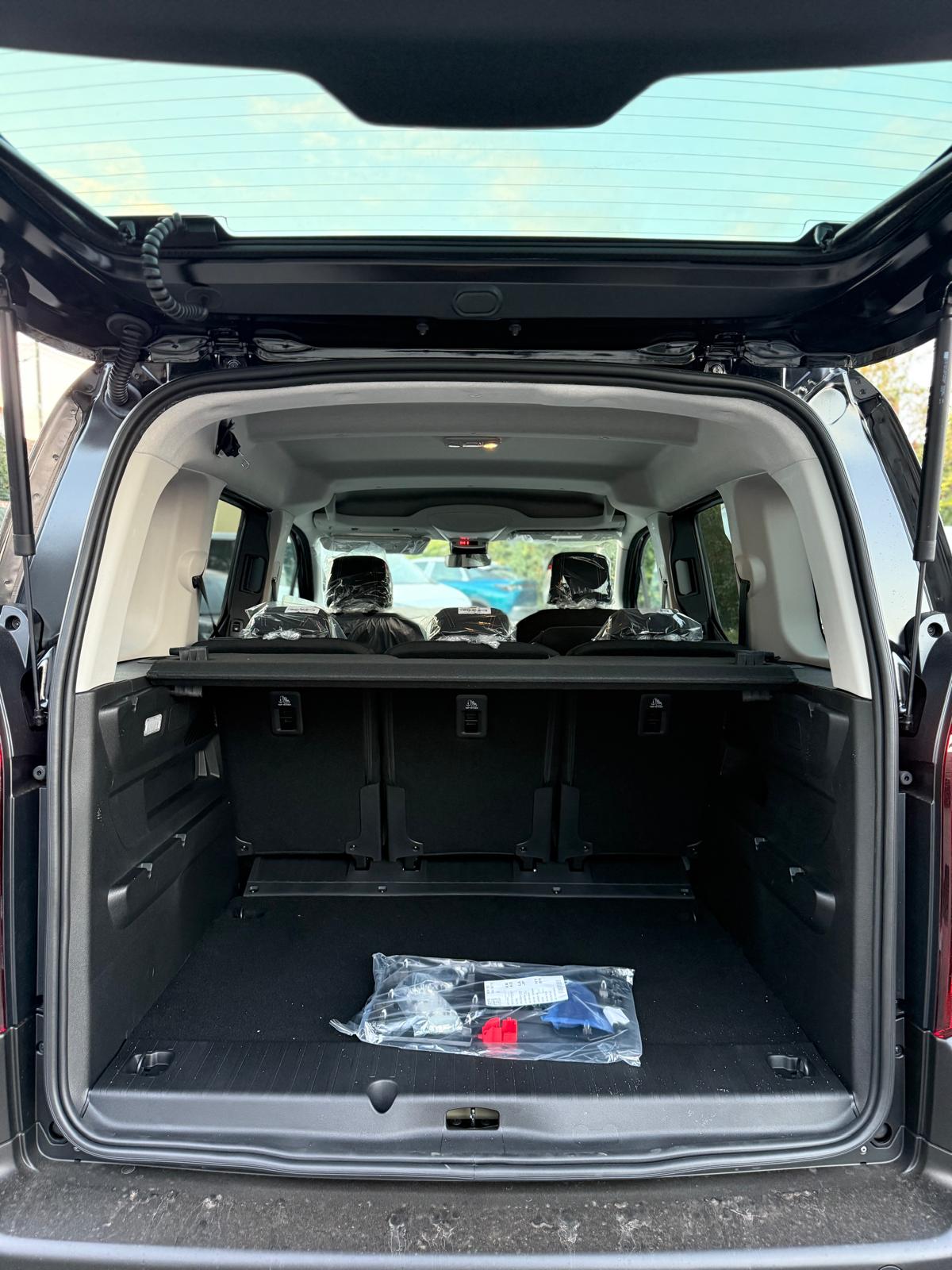 Achat PEUGEOT RIFTER ALLURE 1.6 HDI 92 CH 2026 en France pour importation en Algérie (Neuf). Spécialiste Export -3 ans, CCR, Mujahid chez DJ CAR. Réf 14yolgbc