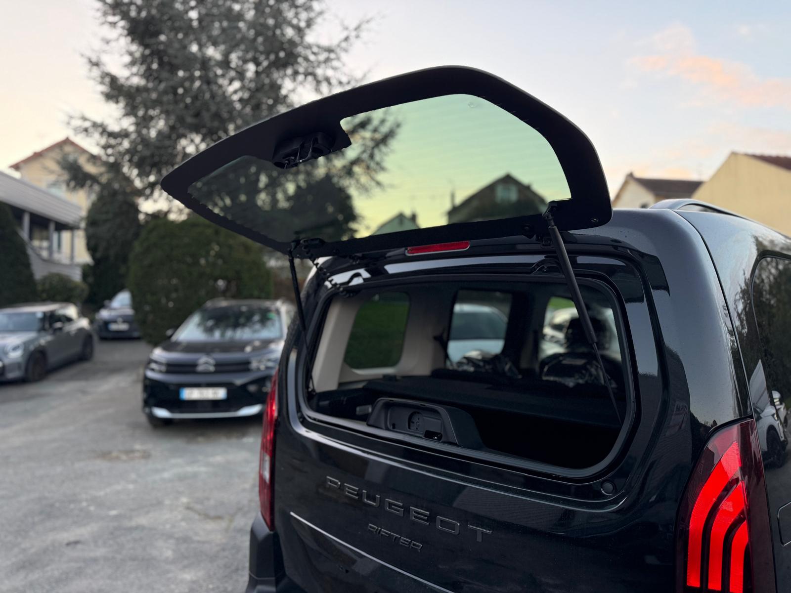 Achat PEUGEOT RIFTER ALLURE 1.6 HDI 92 CH 2026 en France pour importation en Algérie (Neuf). Spécialiste Export -3 ans, CCR, Mujahid chez DJ CAR. Réf 14yolgbc