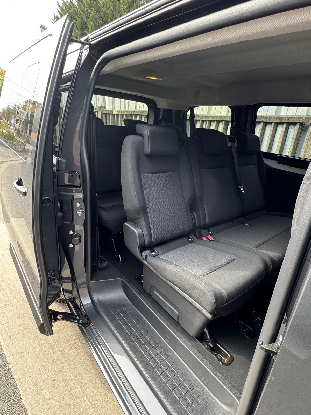 Achat CITROEN JUMPY COMBI 9P 2.0 HDI 150CH BVM6 2026 en France pour importation en Algérie (Neuf). Spécialiste Export -3 ans, CCR, Mujahid chez DJ CAR. Réf 12cex04f