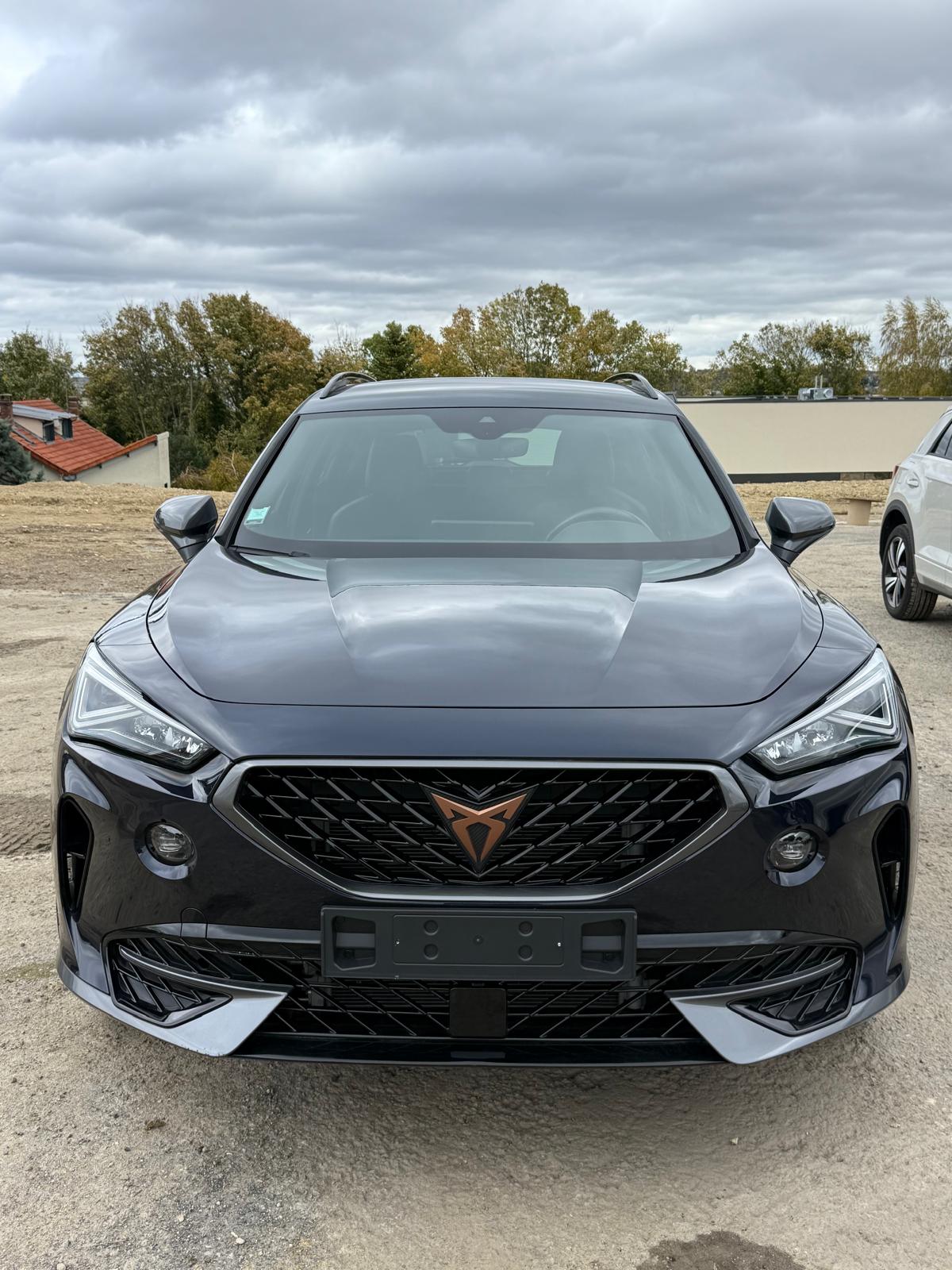 Achat CUPRA FORMENTOR 1.5 TSI 150 CH DSG7 2023 en France pour importation en Algérie (Occasion). Spécialiste Export -3 ans, CCR, Mujahid chez DJ CAR. Réf pet69