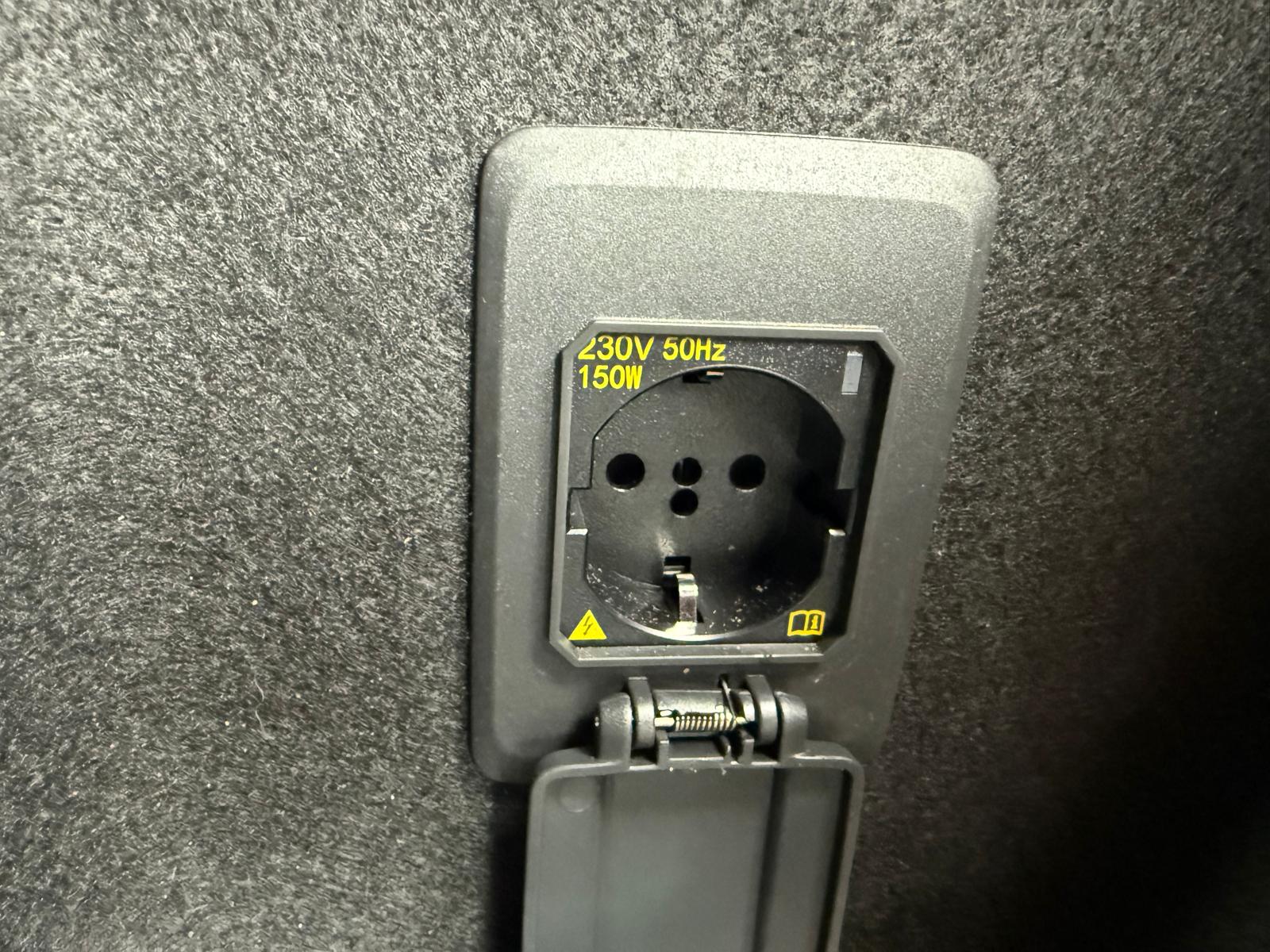 Achat CUPRA FORMENTOR 1.5 TSI 150 CH DSG7 2023 en France pour importation en Algérie (Occasion). Spécialiste Export -3 ans, CCR, Mujahid chez DJ CAR. Réf pet69