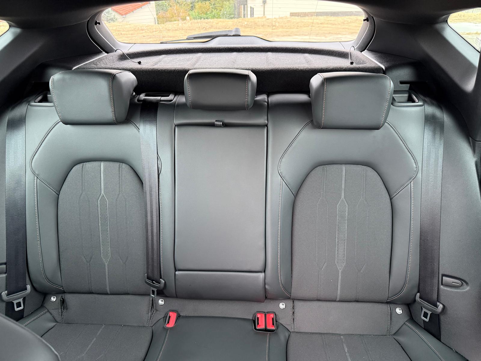 Achat CUPRA FORMENTOR 1.5 TSI 150 CH DSG7 2023 en France pour importation en Algérie (Occasion). Spécialiste Export -3 ans, CCR, Mujahid chez DJ CAR. Réf pet69