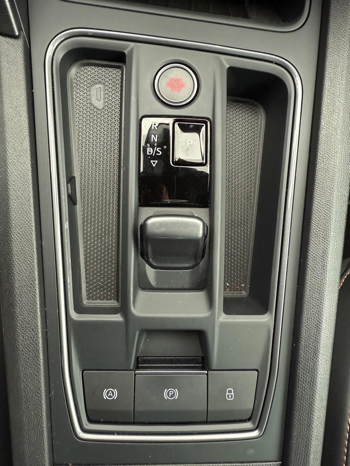 Achat CUPRA FORMENTOR 1.5 TSI 150 CH DSG7 2023 en France pour importation en Algérie (Occasion). Spécialiste Export -3 ans, CCR, Mujahid chez DJ CAR. Réf pet69