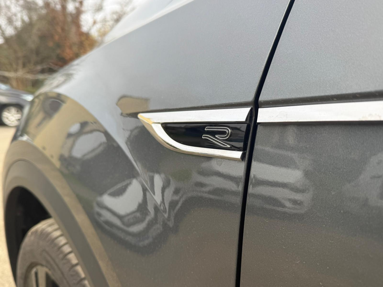 Achat VOLKSWAGEN T-ROC R-LINE 2.0 TDI 150 CH DSG7 AVEC CUIR 2026 en France pour importation en Algérie (Neuf). Spécialiste Export -3 ans, CCR, Mujahid chez DJ CAR. Réf 5ojsgku