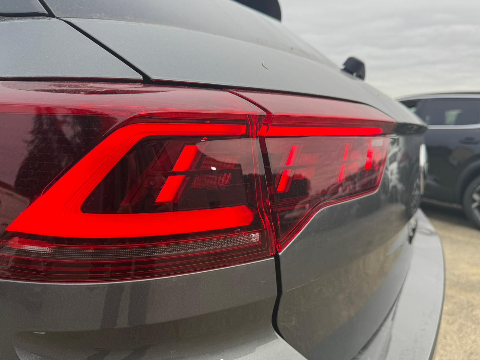 Achat VOLKSWAGEN T-ROC R-LINE 2.0 TDI 150 CH DSG7 AVEC CUIR 2026 en France pour importation en Algérie (Neuf). Spécialiste Export -3 ans, CCR, Mujahid chez DJ CAR. Réf 5ojsgku