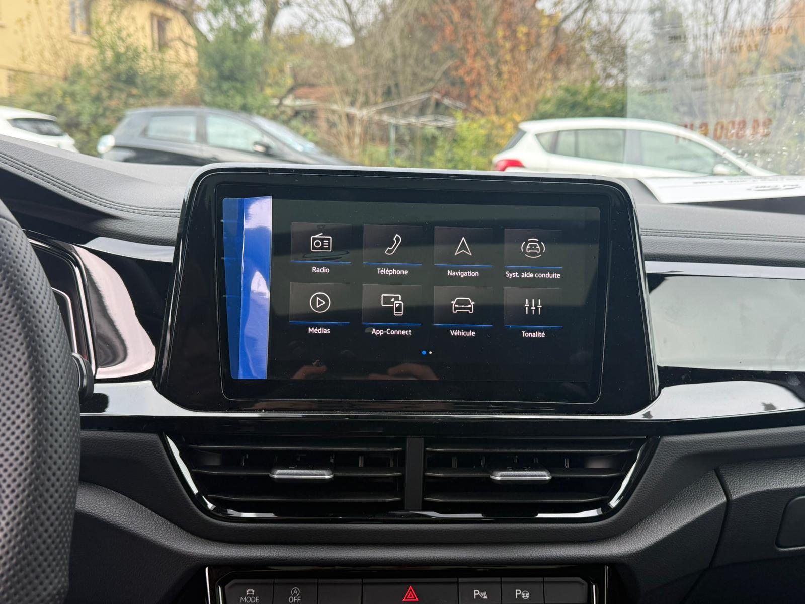 Achat VOLKSWAGEN T-ROC R-LINE 2.0 TDI 150 CH DSG7 AVEC CUIR 2026 en France pour importation en Algérie (Neuf). Spécialiste Export -3 ans, CCR, Mujahid chez DJ CAR. Réf 5ojsgku