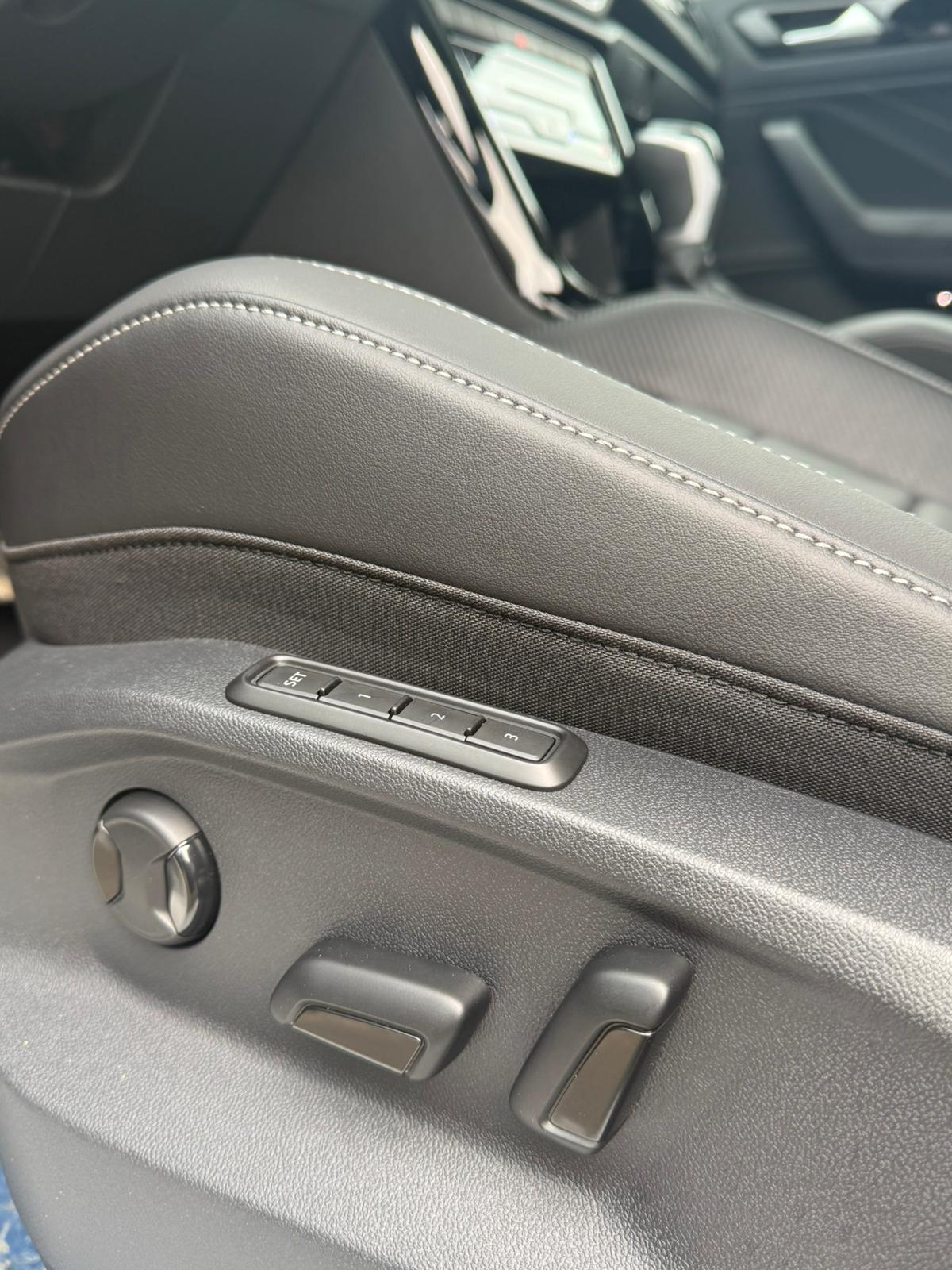 Achat VOLKSWAGEN T-ROC R-LINE 2.0 TDI 150 CH DSG7 AVEC CUIR 2026 en France pour importation en Algérie (Neuf). Spécialiste Export -3 ans, CCR, Mujahid chez DJ CAR. Réf 5ojsgku