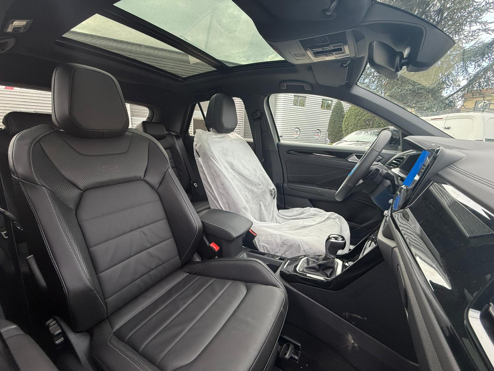 Achat VOLKSWAGEN T-ROC R-LINE 2.0 TDI 150 CH DSG7 AVEC CUIR 2026 en France pour importation en Algérie (Neuf). Spécialiste Export -3 ans, CCR, Mujahid chez DJ CAR. Réf 5ojsgku