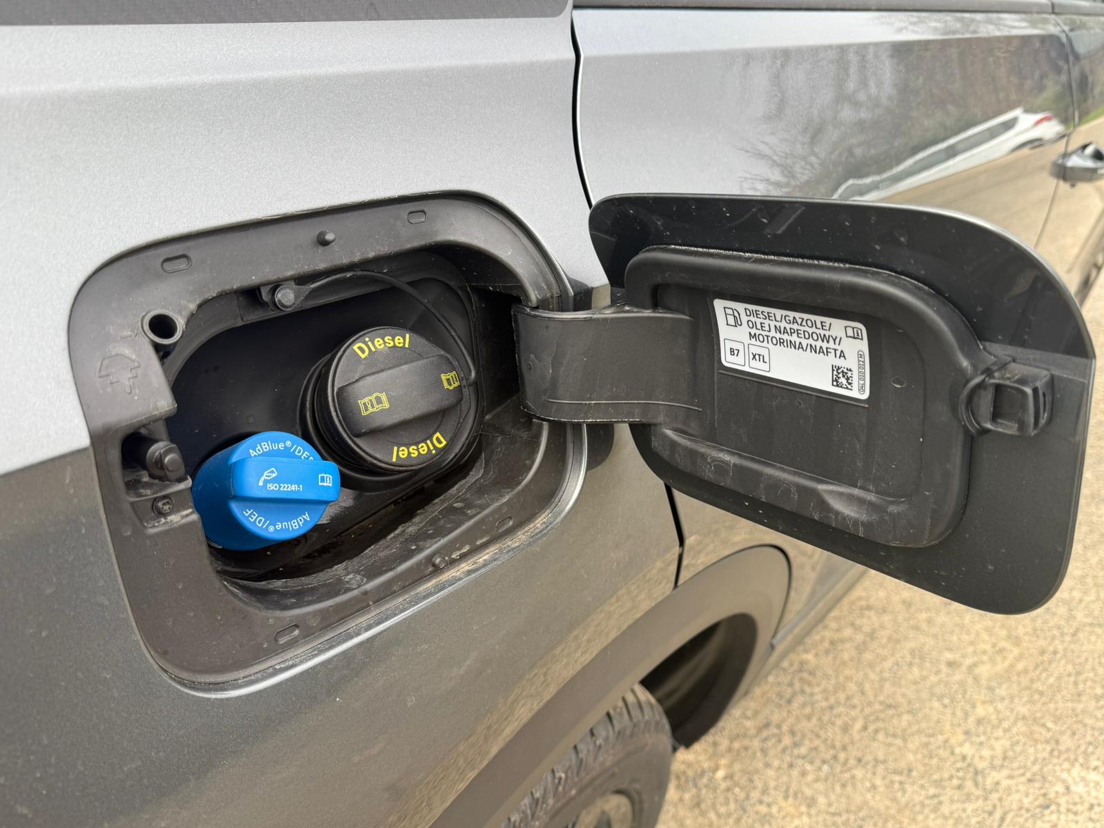 Achat VOLKSWAGEN T-ROC R-LINE 2.0 TDI 150 CH DSG7 AVEC CUIR 2026 en France pour importation en Algérie (Neuf). Spécialiste Export -3 ans, CCR, Mujahid chez DJ CAR. Réf 5ojsgku