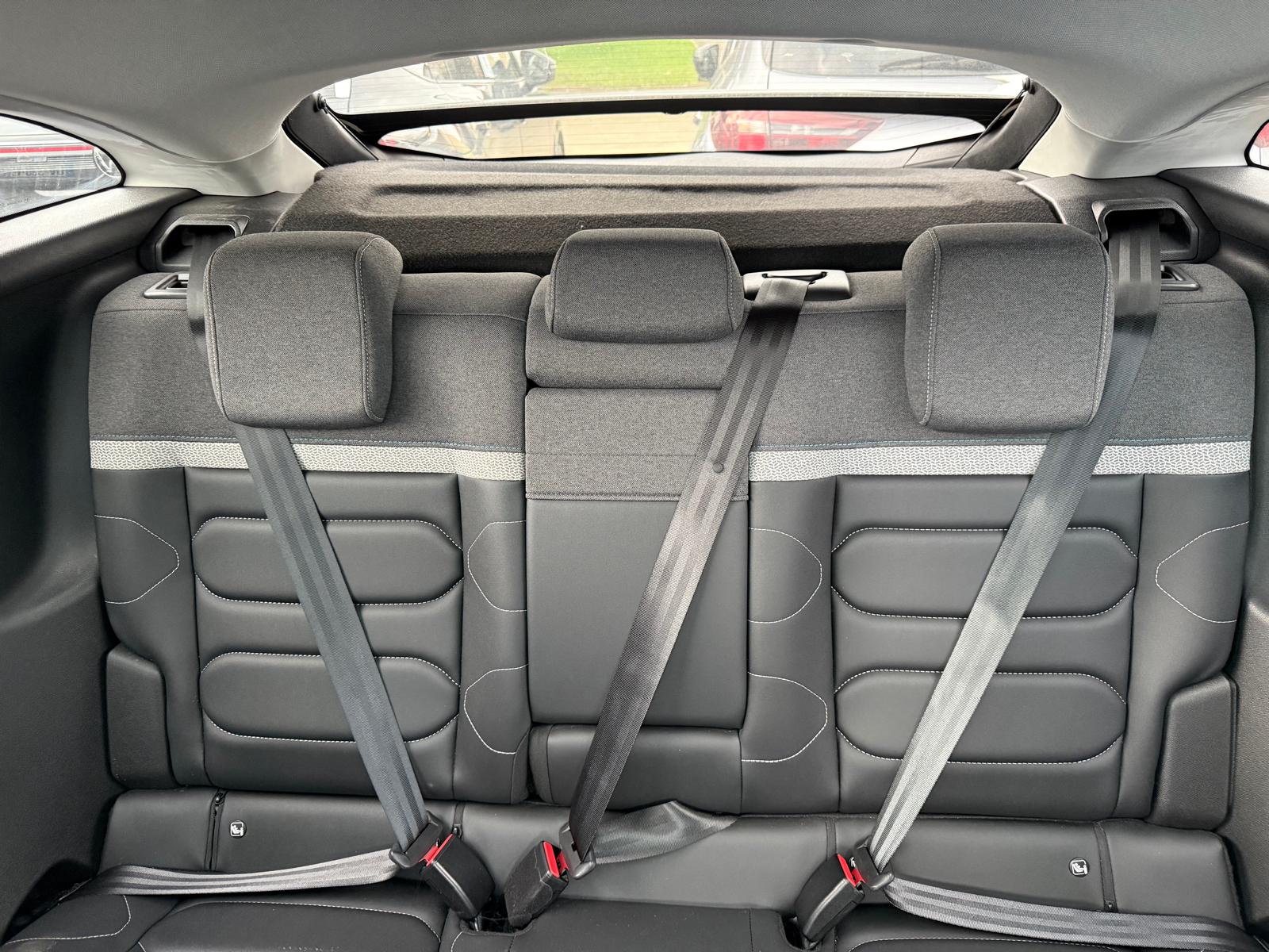 Achat CITROEN C4 1.2 PURETECH 130 CH S&S BVM6 MAX 14/05/2024 en France pour importation en Algérie (Occasion). Spécialiste Export -3 ans, CCR, Mujahid chez DJ CAR. Réf oimk85b