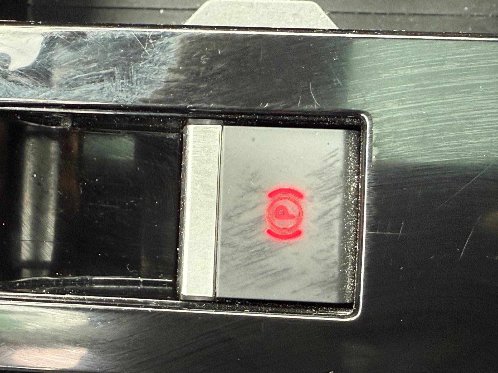 Achat CITROEN C4 1.2 PURETECH 130 CH S&S BVM6 MAX 14/05/2024 en France pour importation en Algérie (Occasion). Spécialiste Export -3 ans, CCR, Mujahid chez DJ CAR. Réf oimk85b