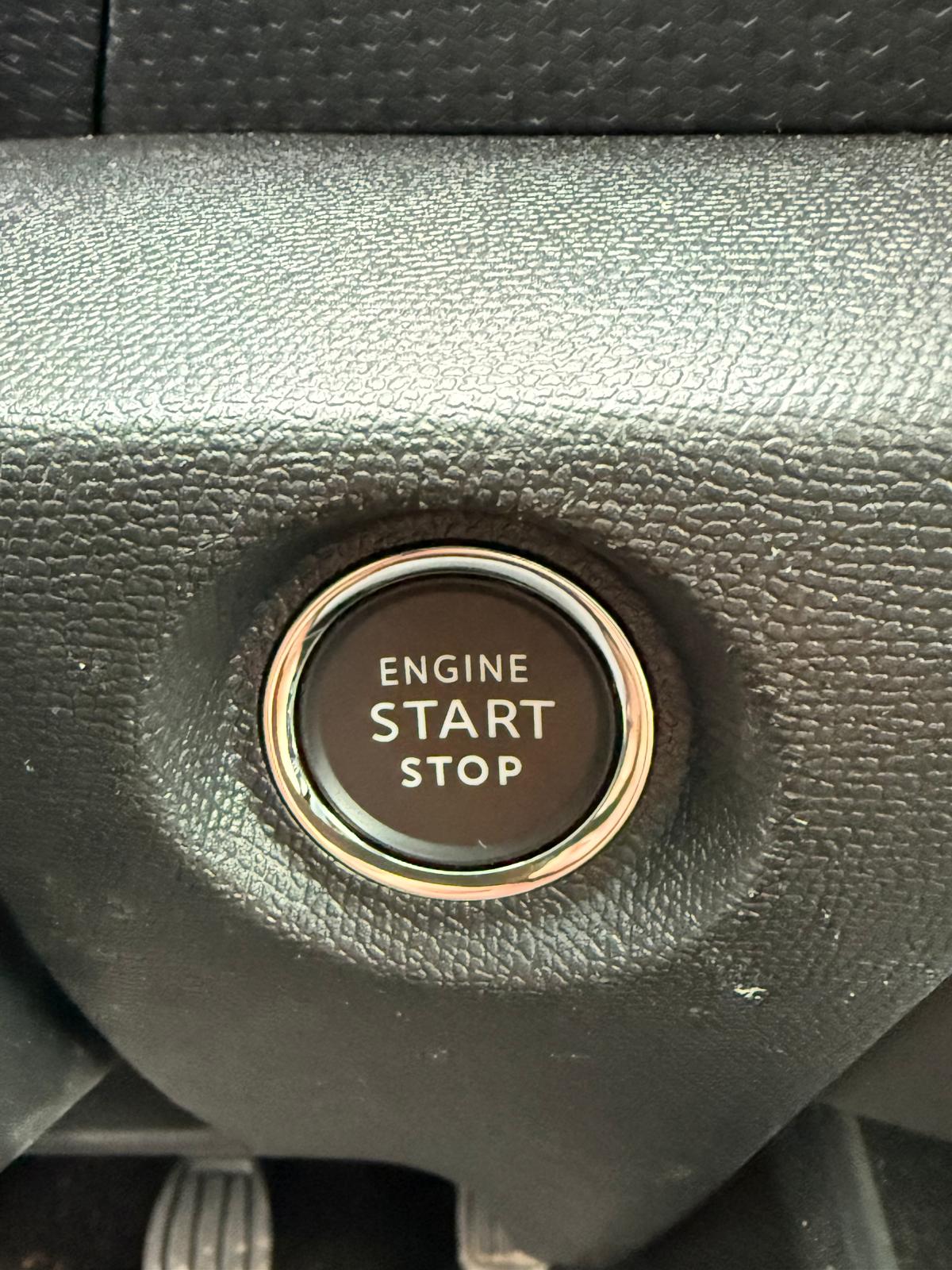 Achat CITROEN C4 1.2 PURETECH 130 CH S&S BVM6 MAX 14/05/2024 en France pour importation en Algérie (Occasion). Spécialiste Export -3 ans, CCR, Mujahid chez DJ CAR. Réf oimk85b