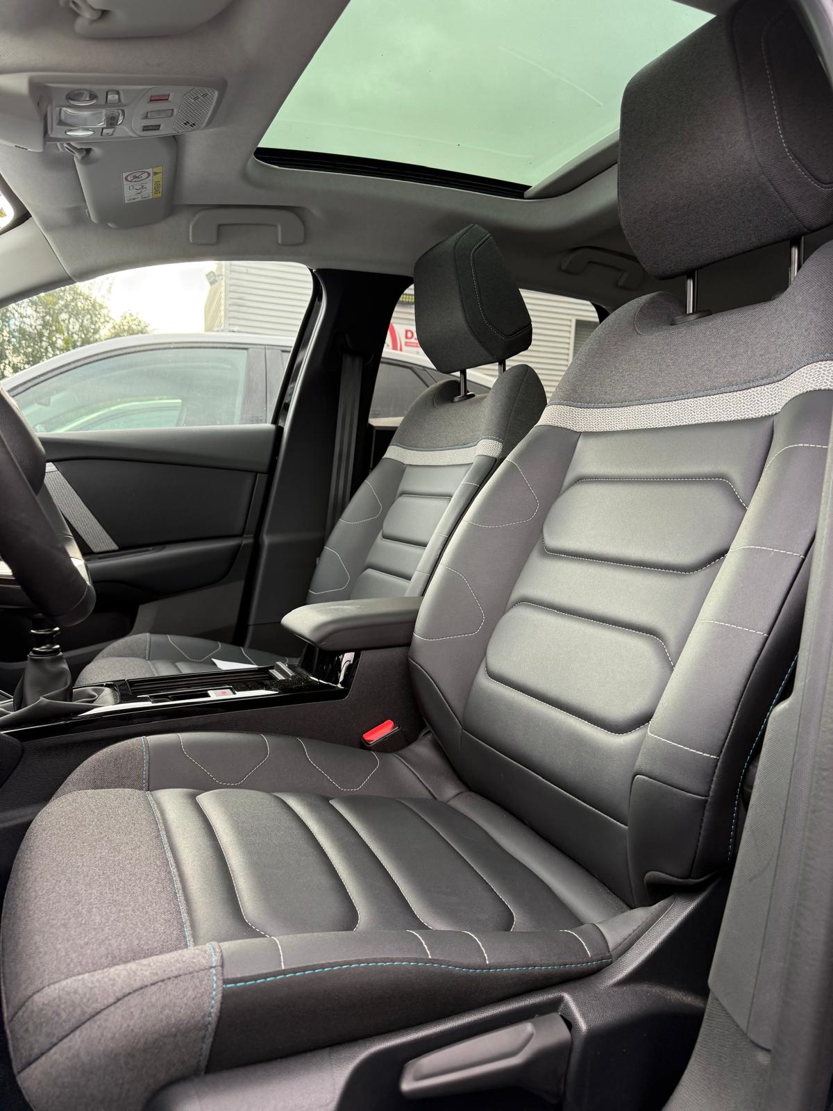 Achat CITROEN C4 1.2 PURETECH 130 CH S&S BVM6 MAX 14/05/2024 en France pour importation en Algérie (Occasion). Spécialiste Export -3 ans, CCR, Mujahid chez DJ CAR. Réf oimk85b