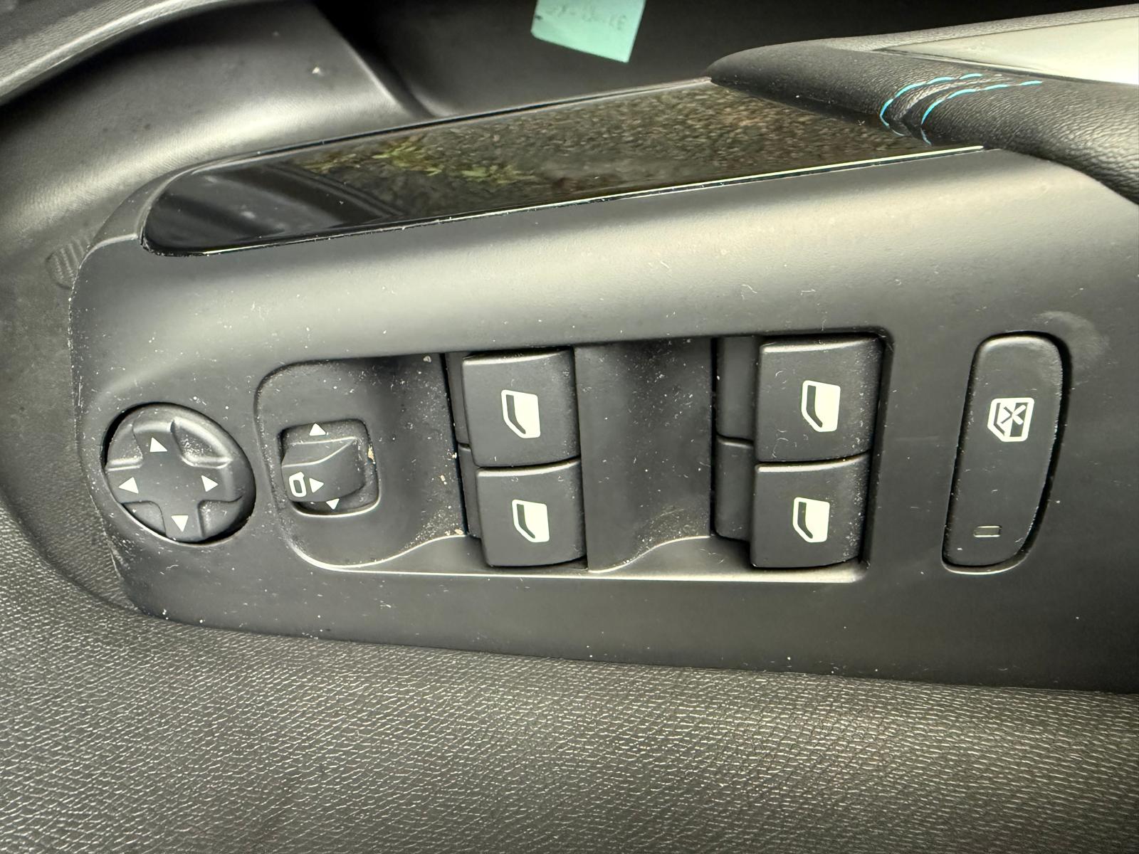 Achat CITROEN C5 AIRCROSS PLUS 1.2 PURETECH 130 CH 24/05/2024 en France pour importation en Algérie (Occasion). Spécialiste Export -3 ans, CCR, Mujahid chez DJ CAR. Réf fjt63i2xm