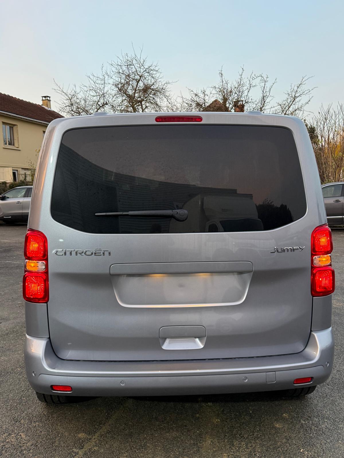 Achat CITROEN JUMPY COMBI 9P 2.0 HDI 150CH BVM6 2026 en France pour importation en Algérie (Neuf). Spécialiste Export -3 ans, CCR, Mujahid chez DJ CAR. Réf 12cex04f