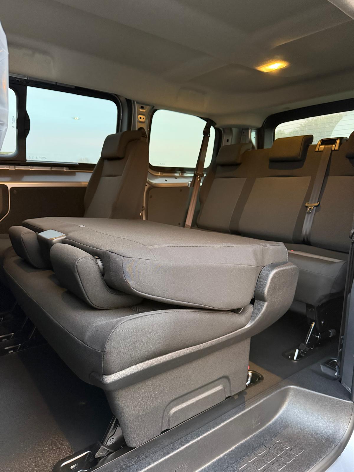 Achat CITROEN JUMPY COMBI 9P 2.0 HDI 150CH BVM6 2026 en France pour importation en Algérie (Neuf). Spécialiste Export -3 ans, CCR, Mujahid chez DJ CAR. Réf 12cex04f