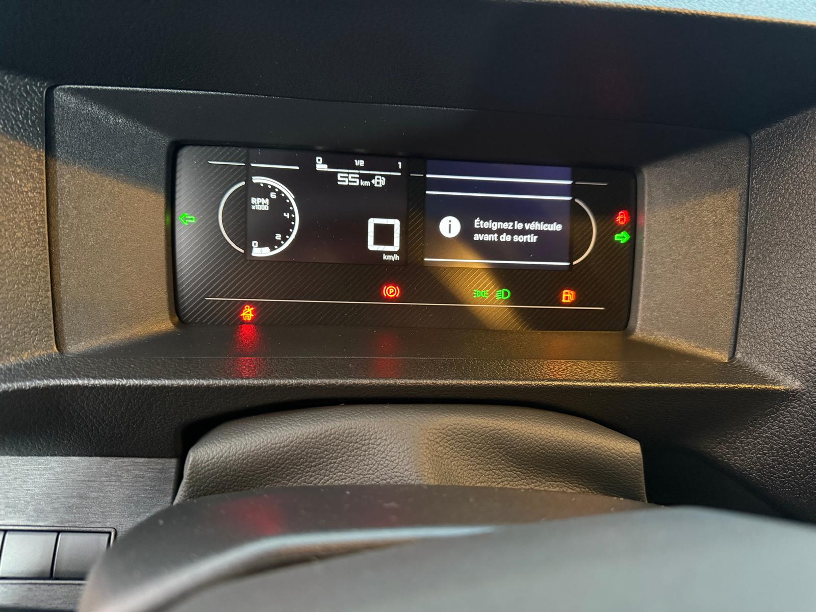 Achat CITROEN JUMPY COMBI 9P 2.0 HDI 150CH BVM6 2026 en France pour importation en Algérie (Neuf). Spécialiste Export -3 ans, CCR, Mujahid chez DJ CAR. Réf 12cex04f