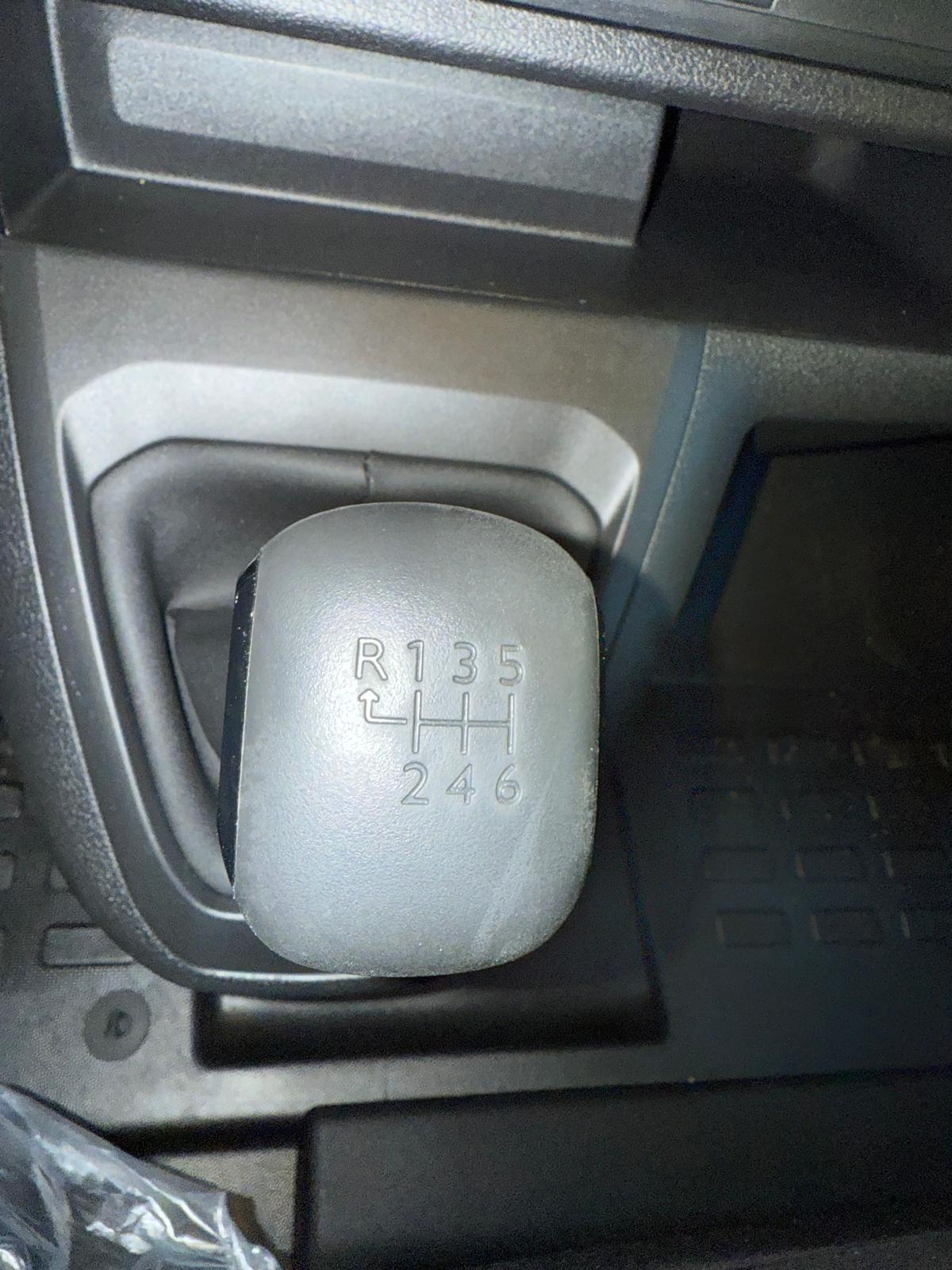 Achat CITROEN JUMPY COMBI 9P 2.0 HDI 150CH BVM6 2026 en France pour importation en Algérie (Neuf). Spécialiste Export -3 ans, CCR, Mujahid chez DJ CAR. Réf 12cex04f