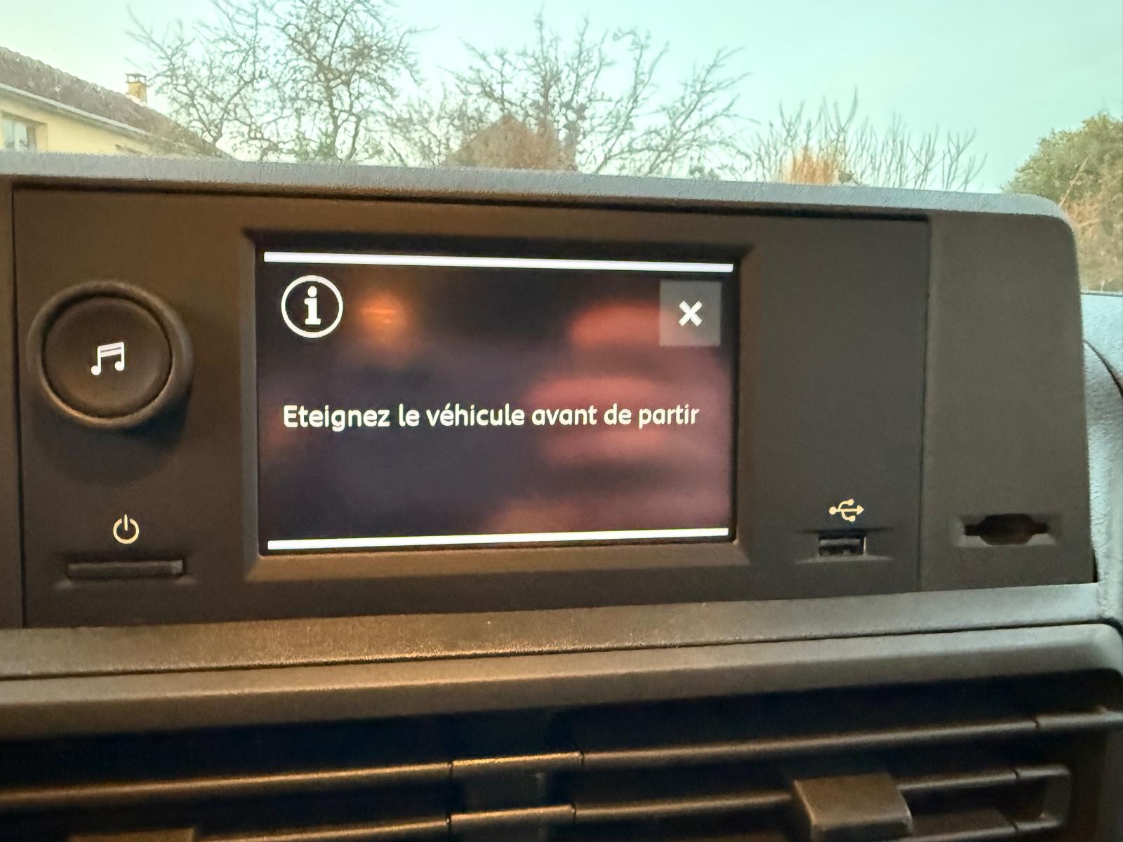 Achat CITROEN JUMPY COMBI 9P 2.0 HDI 150CH BVM6 2026 en France pour importation en Algérie (Neuf). Spécialiste Export -3 ans, CCR, Mujahid chez DJ CAR. Réf 12cex04f